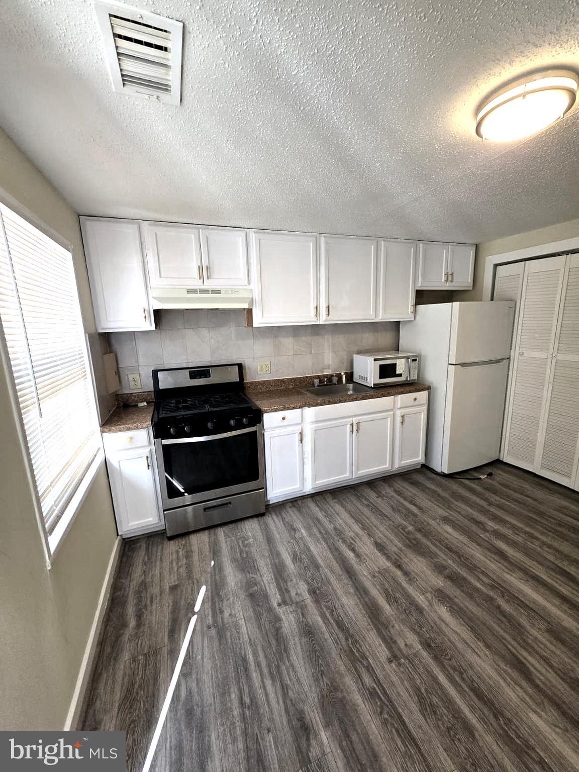 1835 VILLAGE GREEN DRIVE