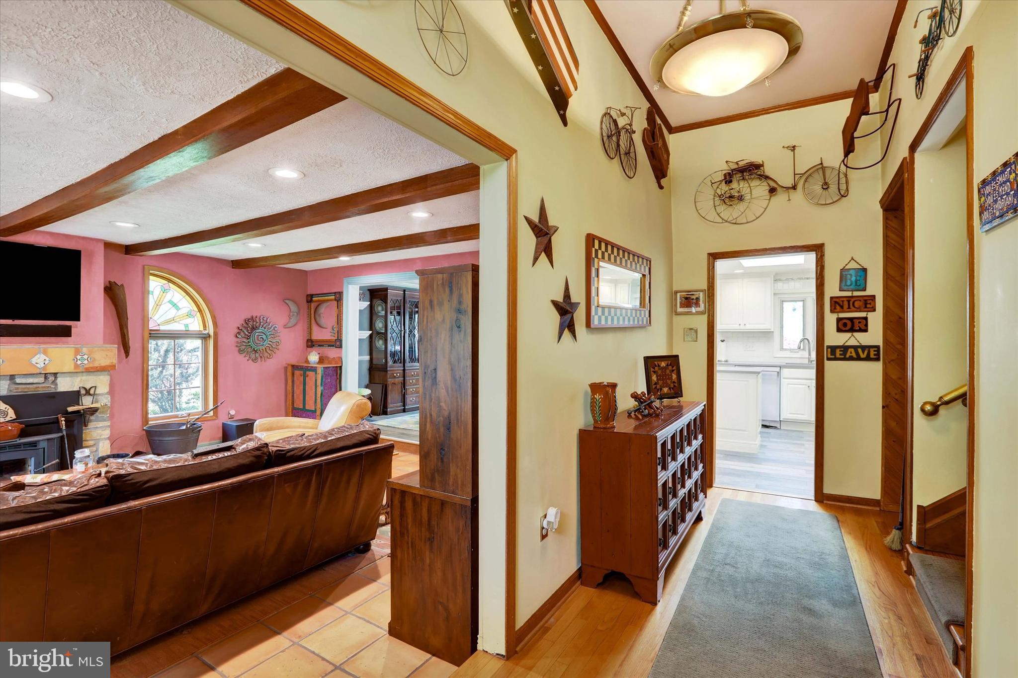 HILLSIDE MANOR - Residential