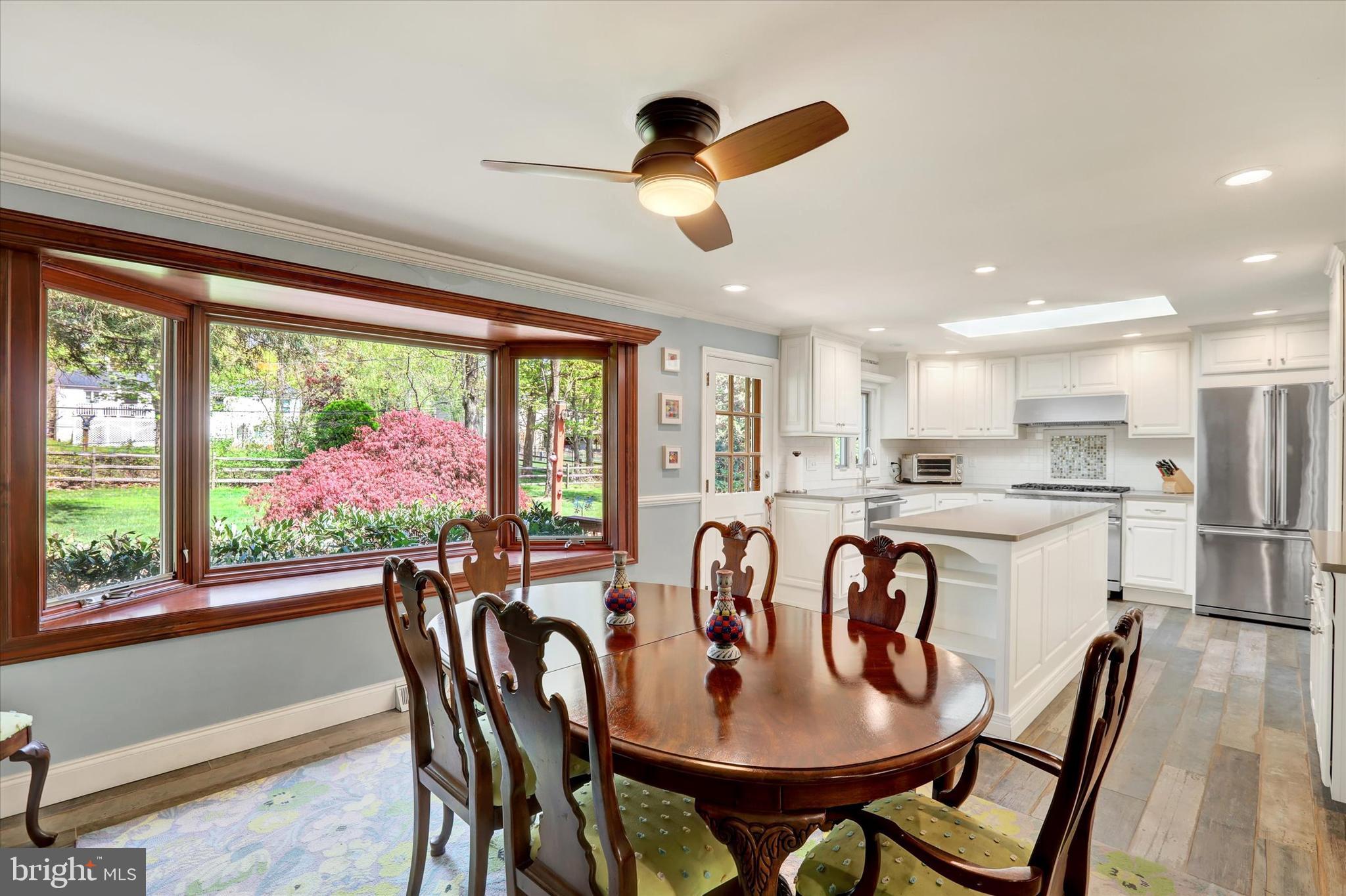 HILLSIDE MANOR - Residential