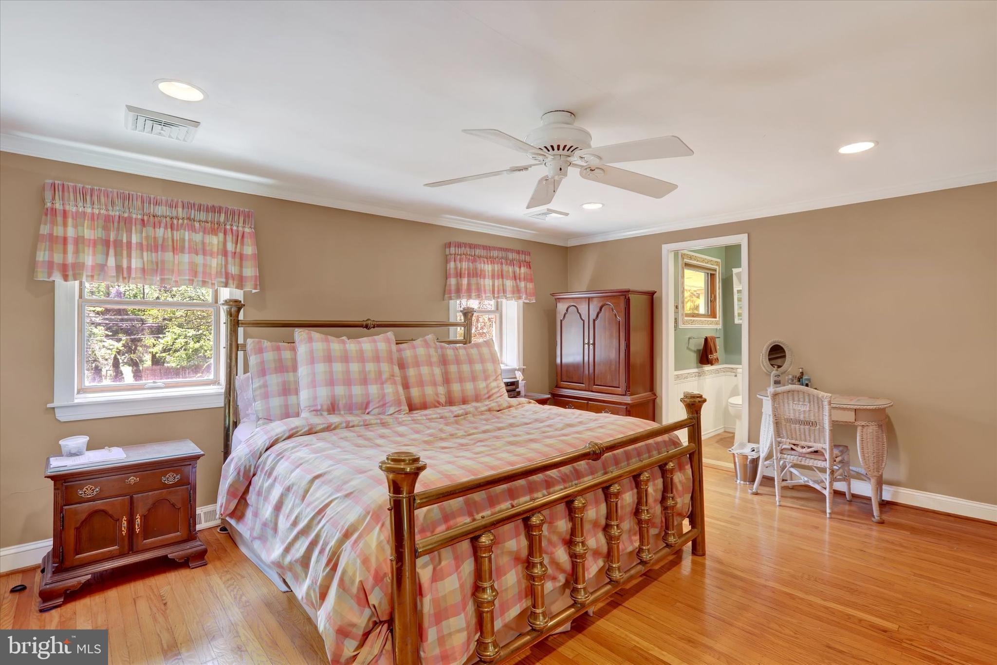 HILLSIDE MANOR - Residential