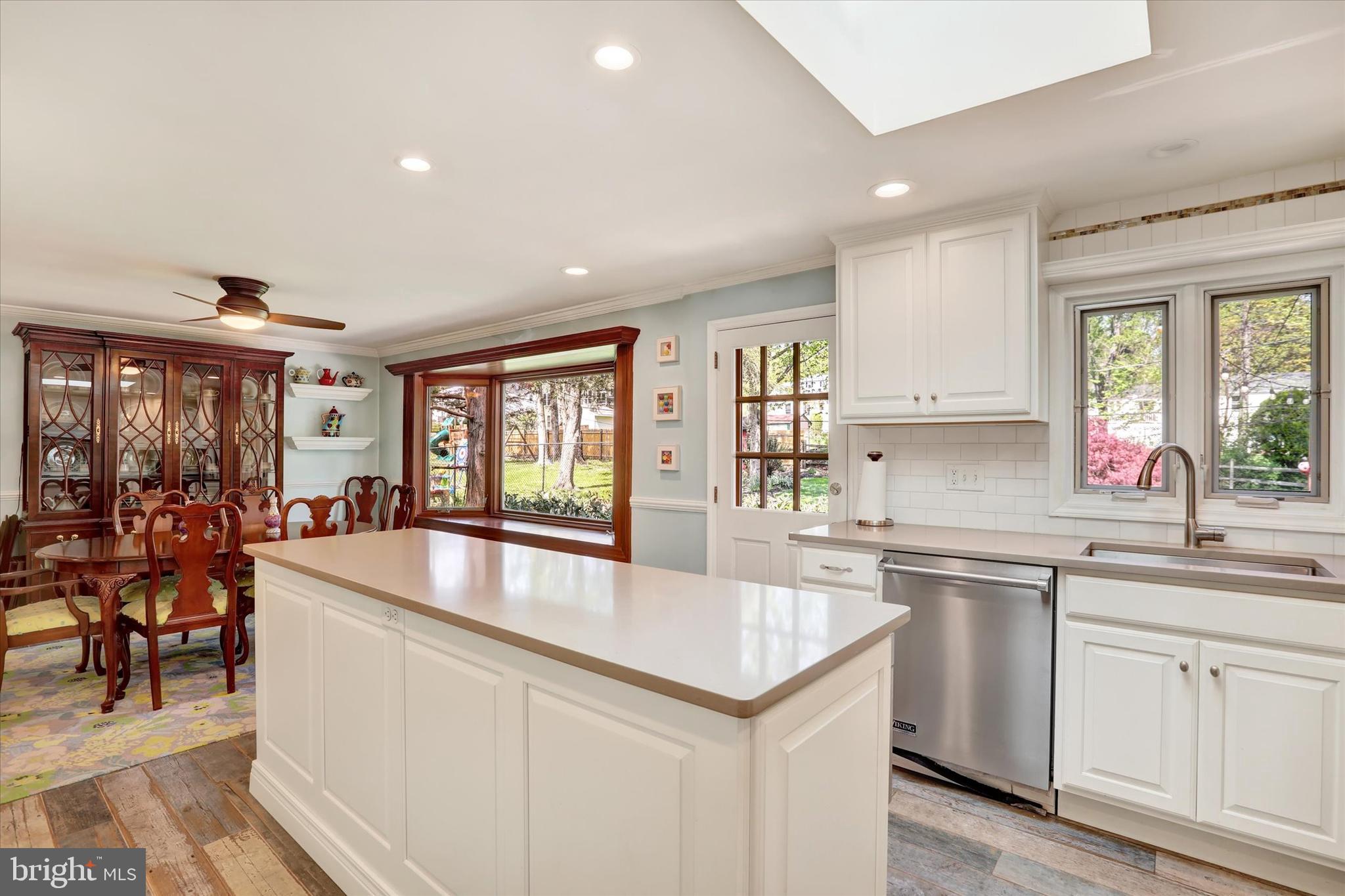 HILLSIDE MANOR - Residential