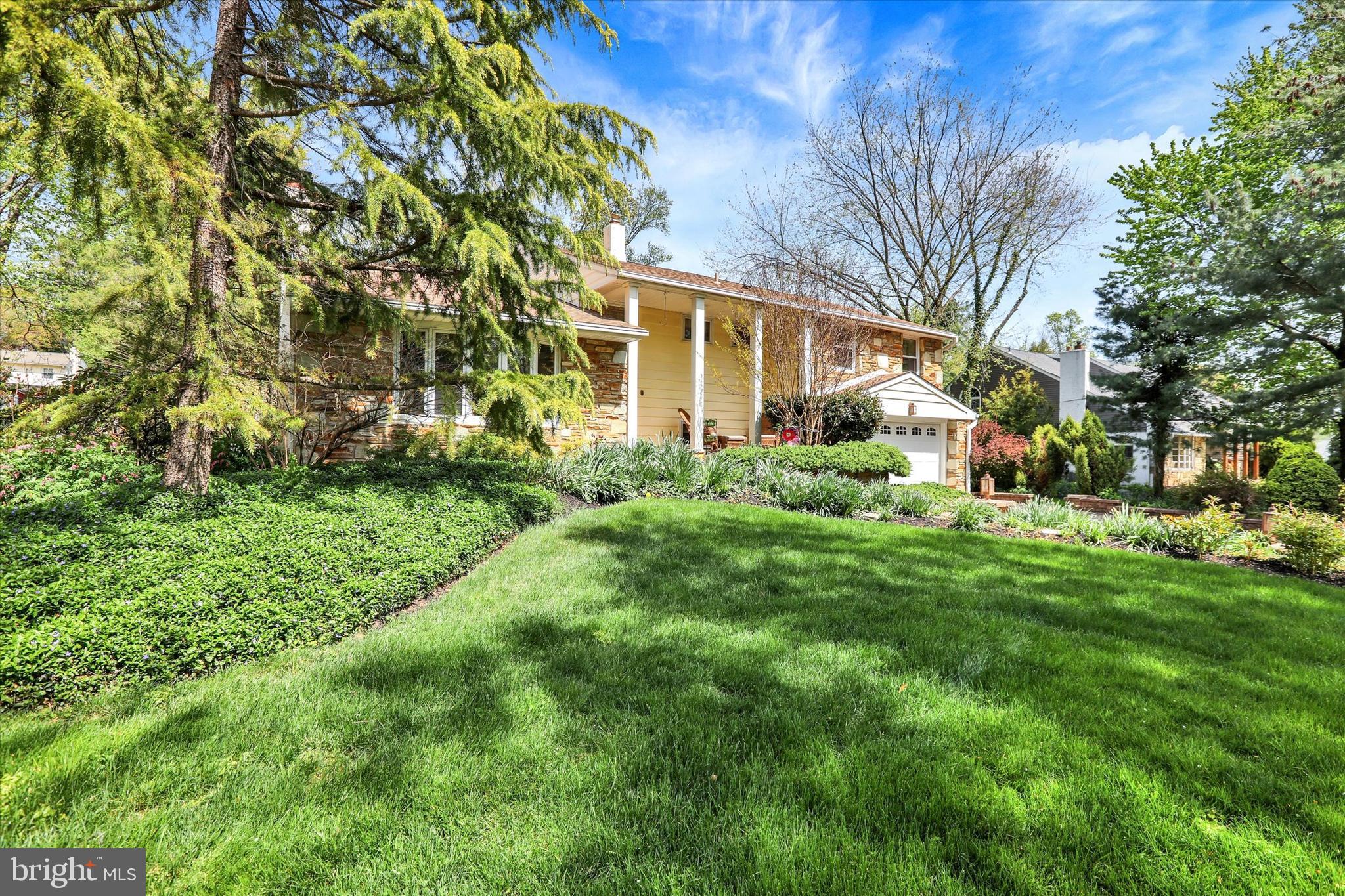 HILLSIDE MANOR - Residential