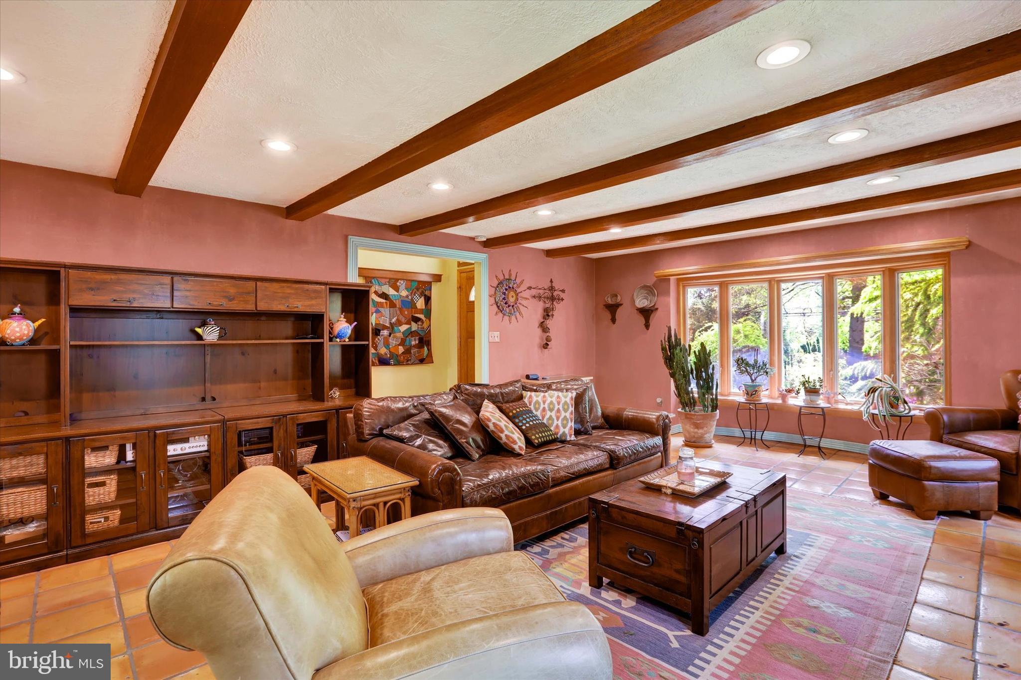 HILLSIDE MANOR - Residential