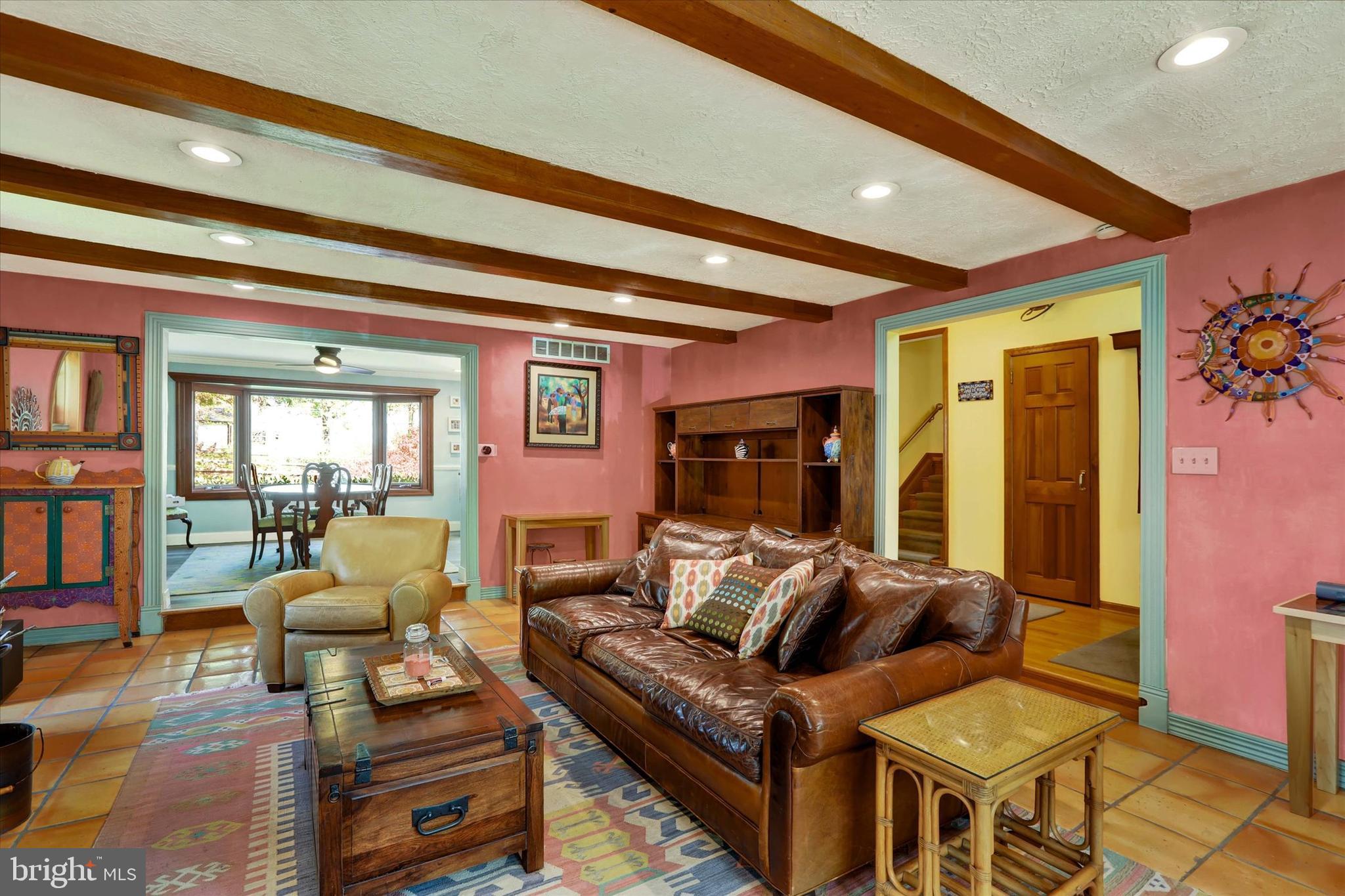 HILLSIDE MANOR - Residential