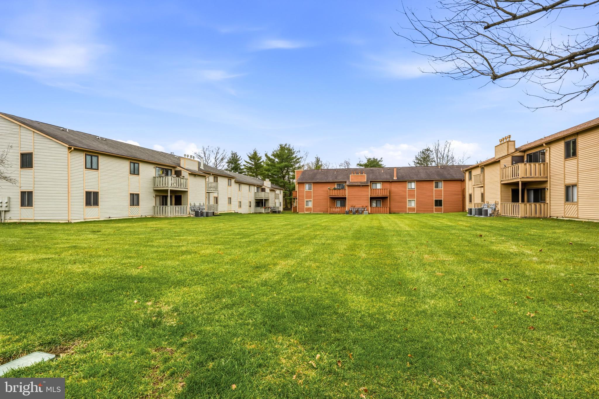 1404 WOODHOLLOW DRIVE