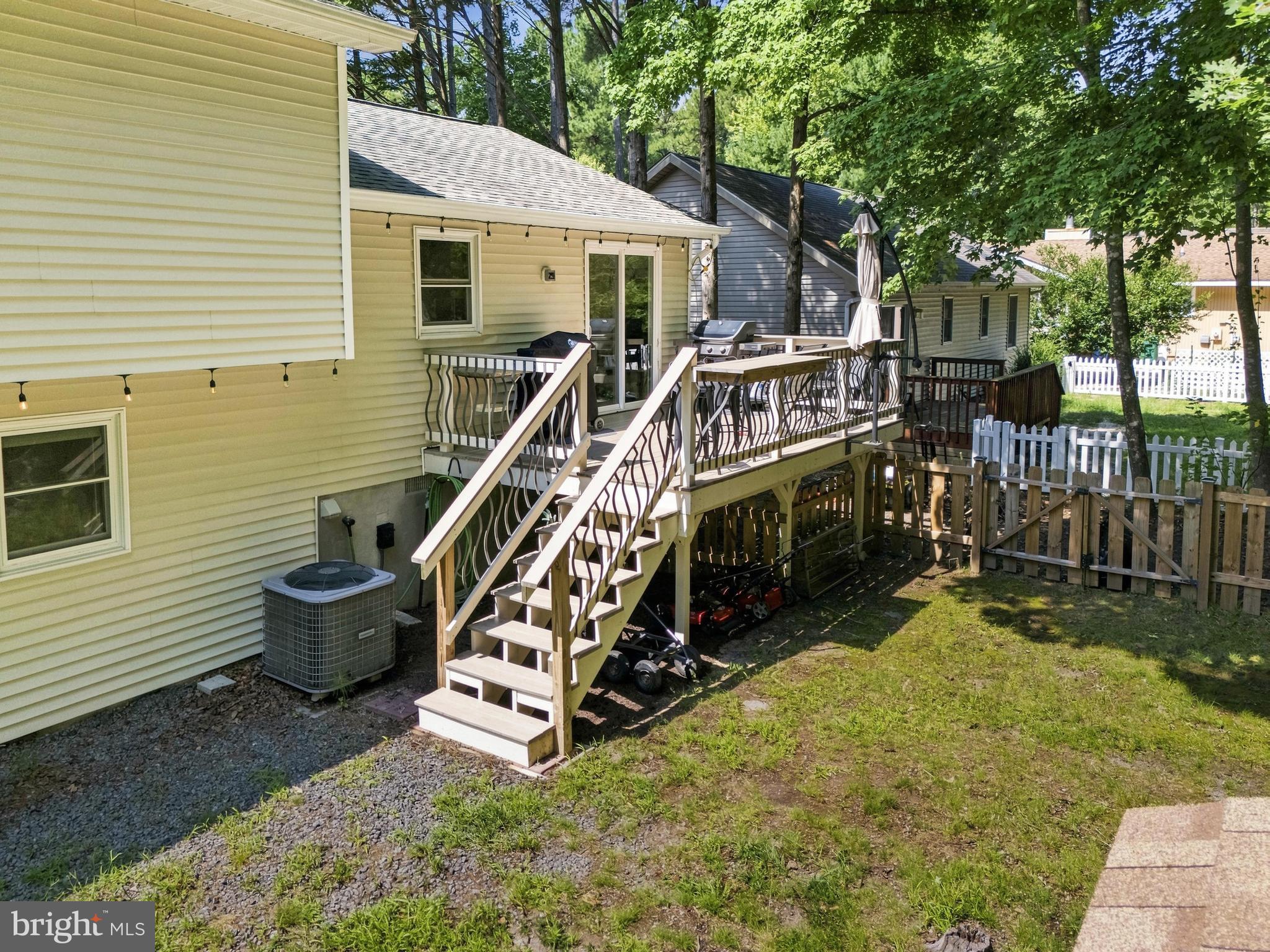 25 ROYAL OAKS DRIVE