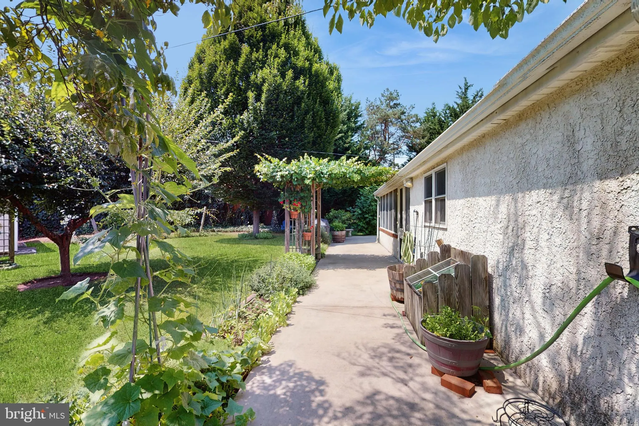 Aston, Pennsylvania 19014, United States, 3 Bedrooms Bedrooms, ,3 BathroomsBathrooms,Residential,Pending,184283