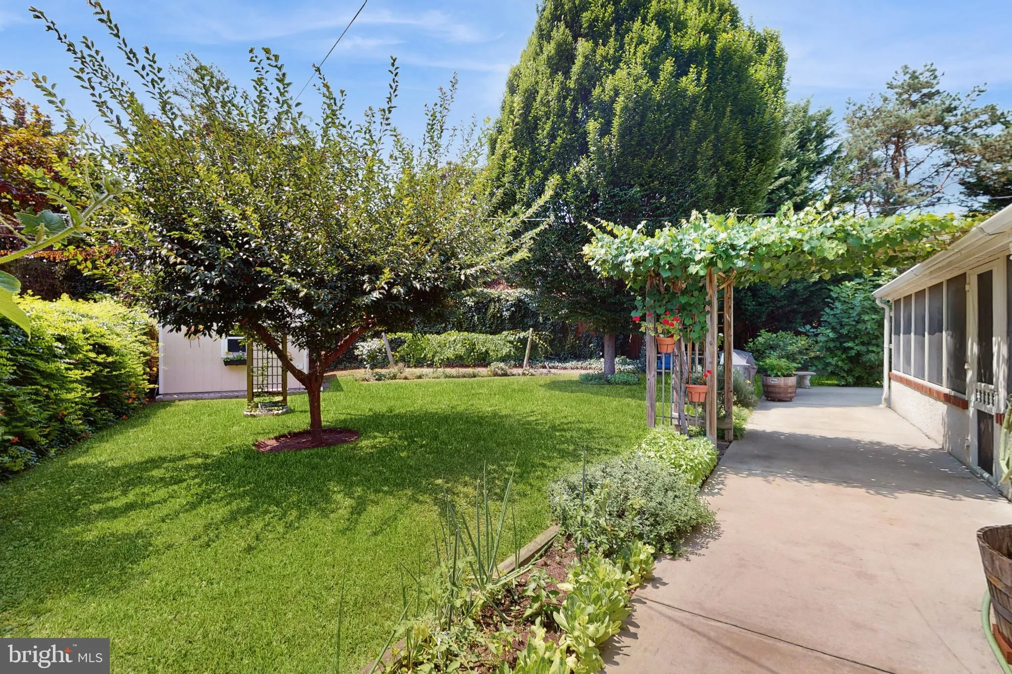 Aston, Pennsylvania 19014, United States, 3 Bedrooms Bedrooms, ,3 BathroomsBathrooms,Residential,Pending,184283