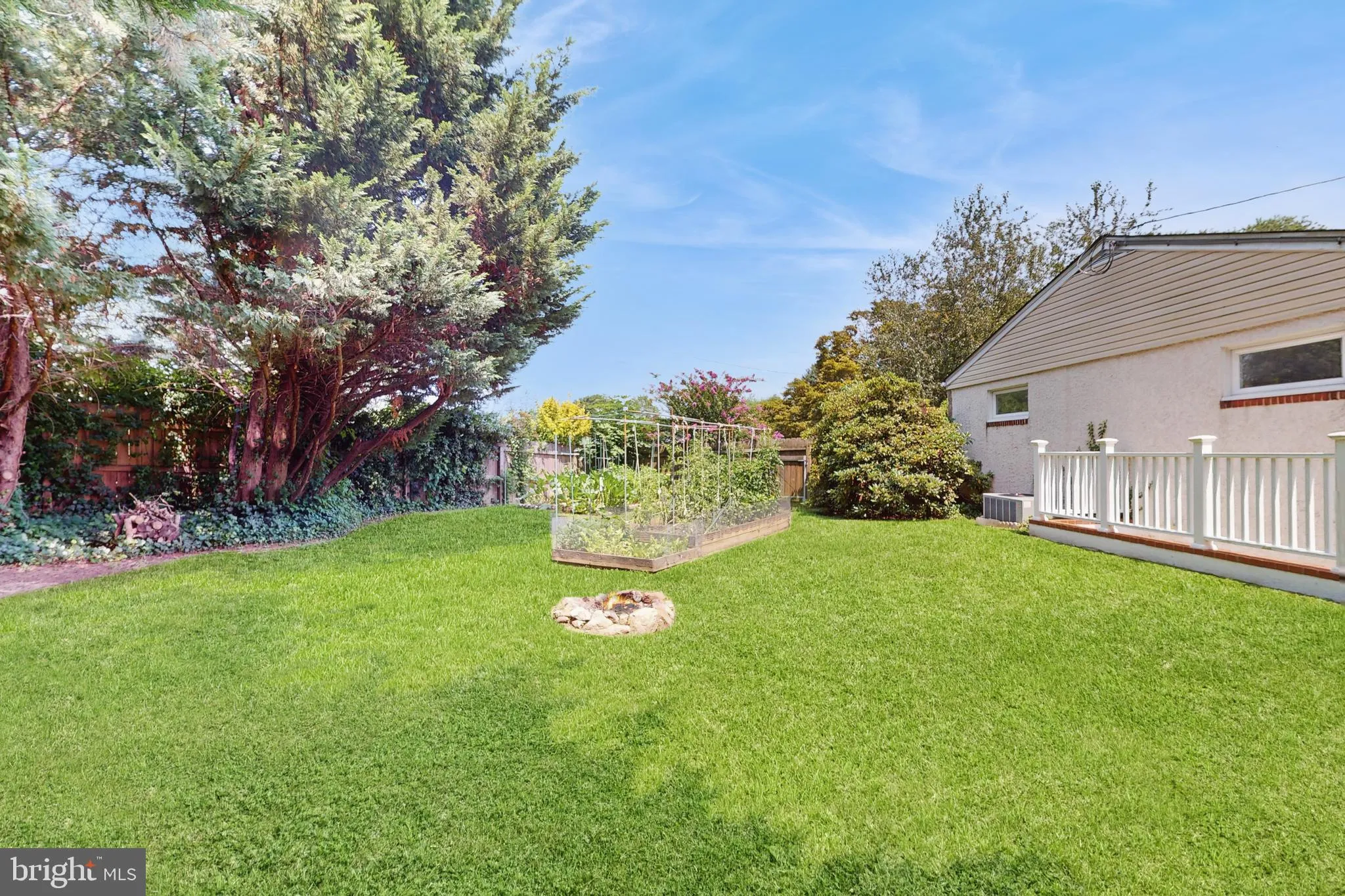 Aston, Pennsylvania 19014, United States, 3 Bedrooms Bedrooms, ,3 BathroomsBathrooms,Residential,Pending,184283