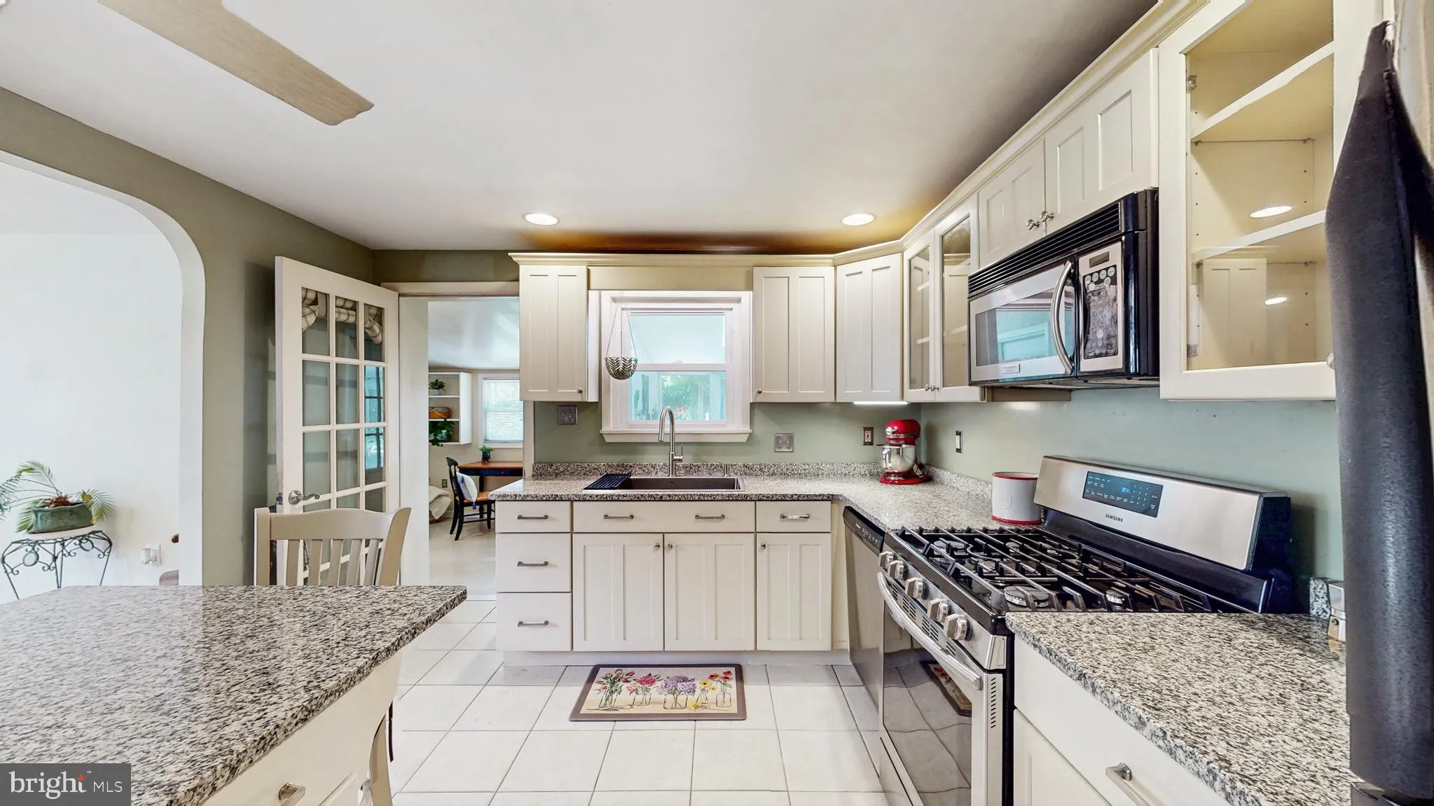 Aston, Pennsylvania 19014, United States, 3 Bedrooms Bedrooms, ,3 BathroomsBathrooms,Residential,Pending,184283