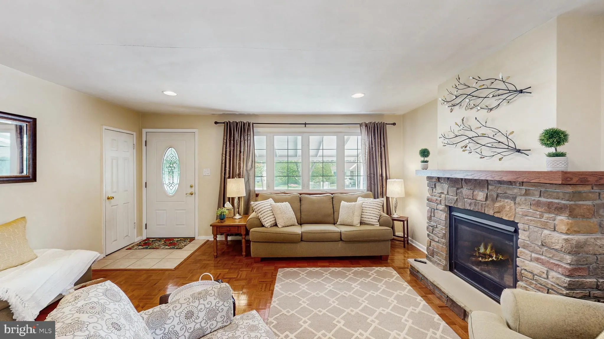 Aston, Pennsylvania 19014, United States, 3 Bedrooms Bedrooms, ,3 BathroomsBathrooms,Residential,Pending,184283