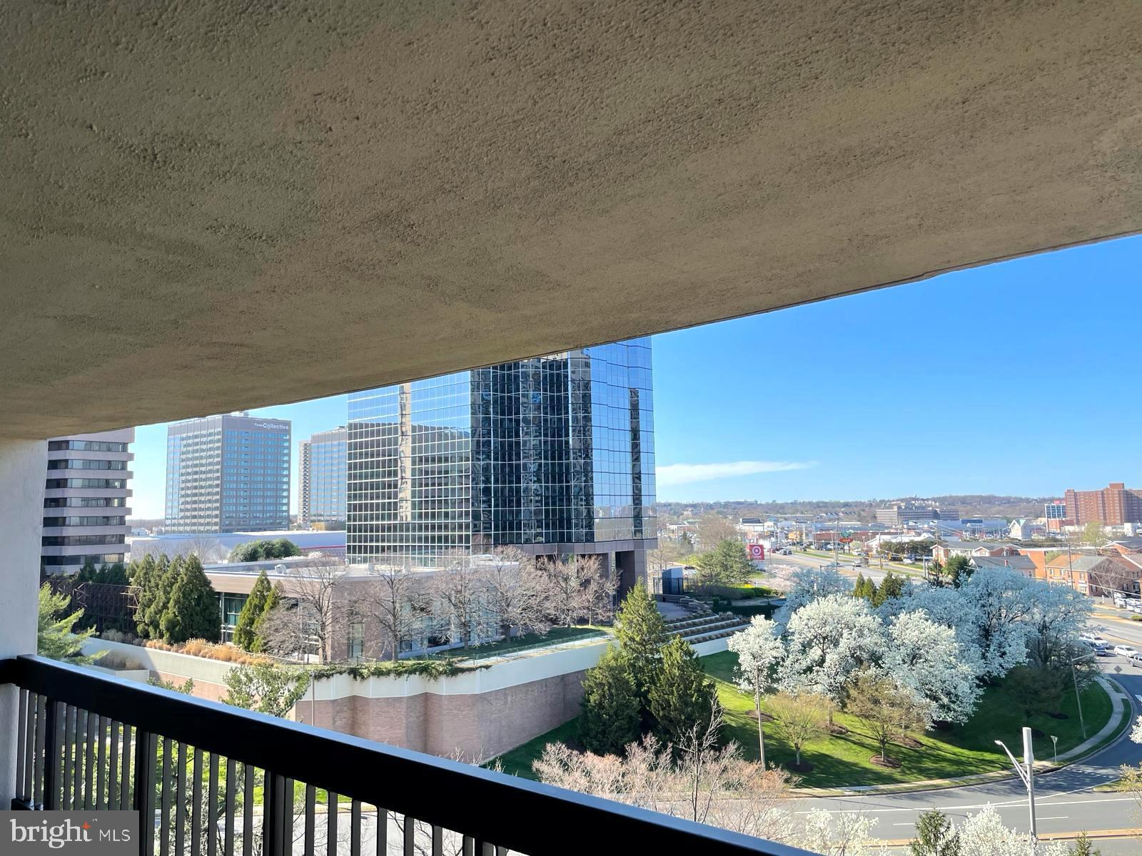 SKYLINE PLAZA - Residential