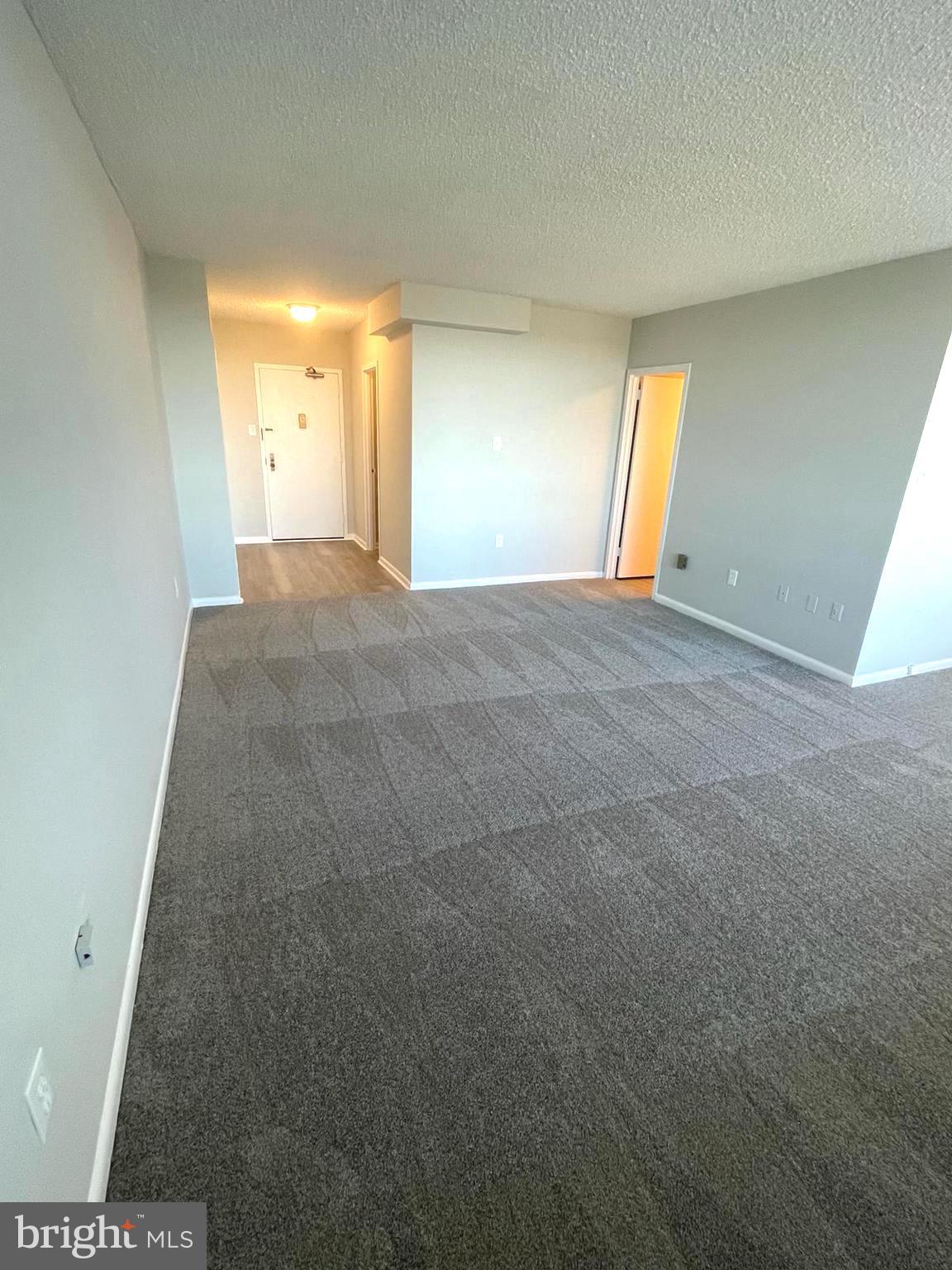 SKYLINE PLAZA - Residential