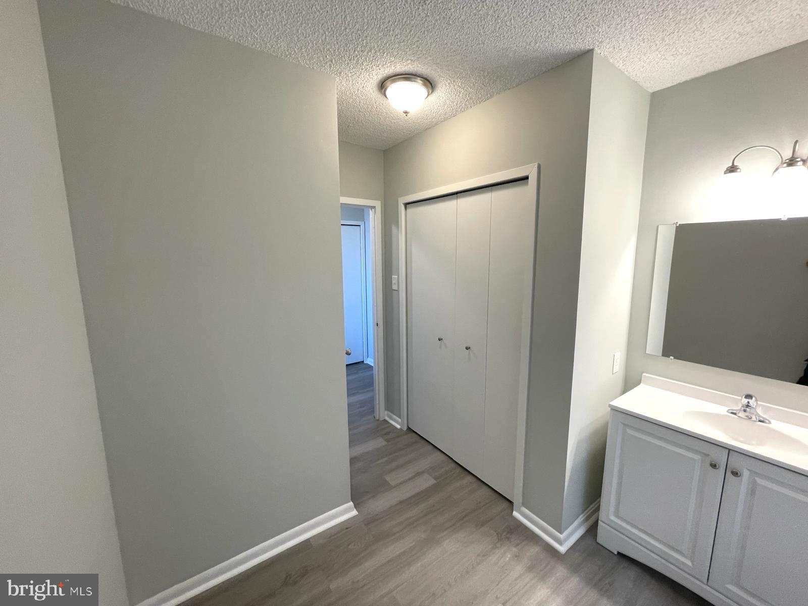 SKYLINE PLAZA - Residential