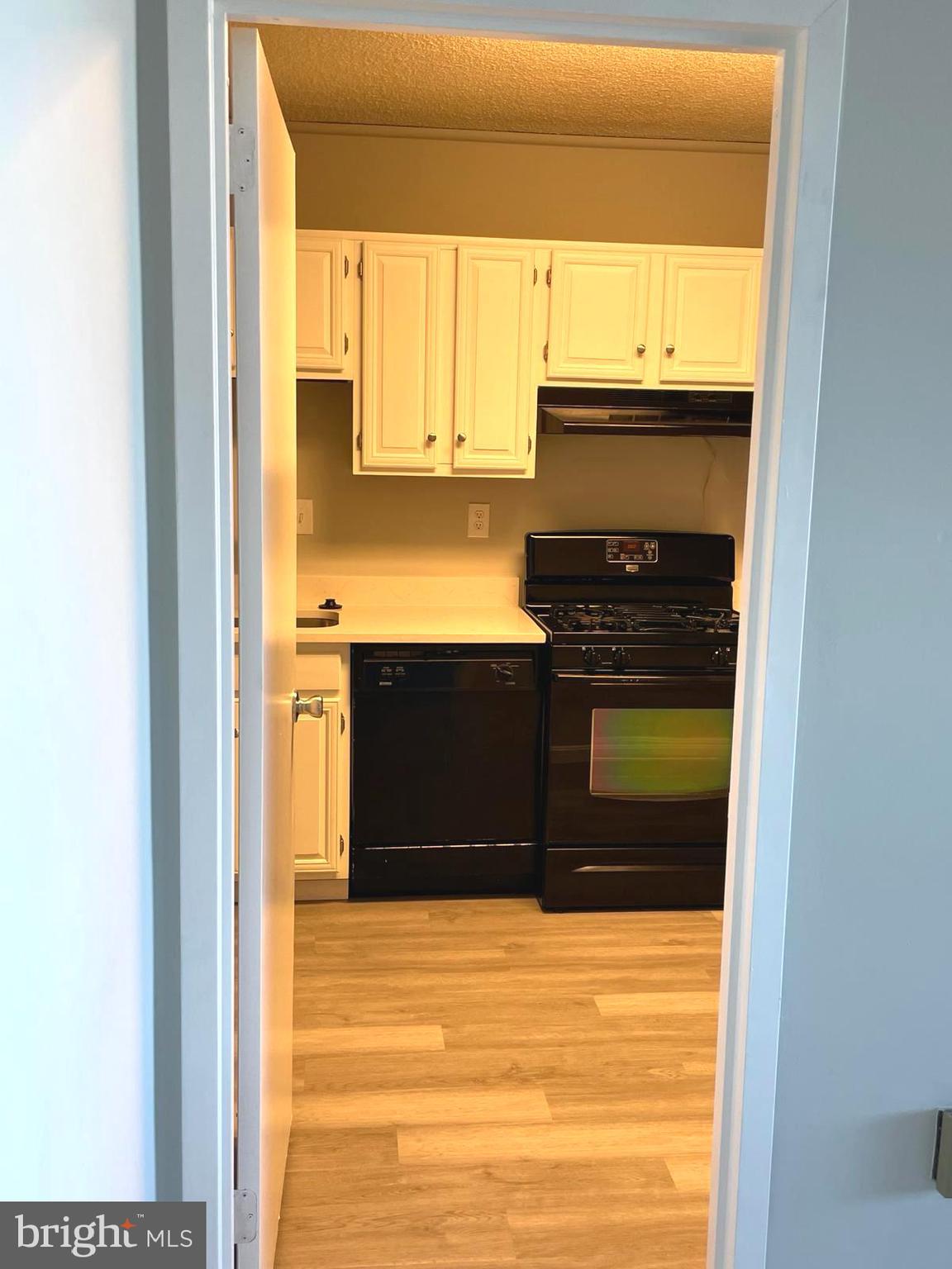 SKYLINE PLAZA - Residential