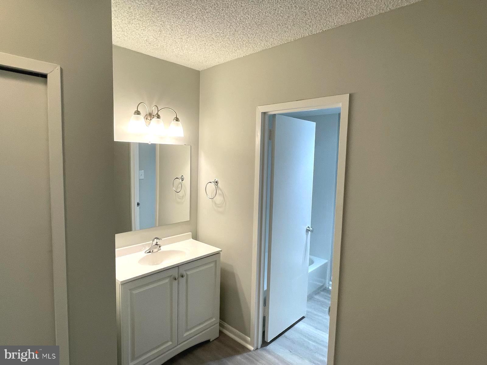 SKYLINE PLAZA - Residential