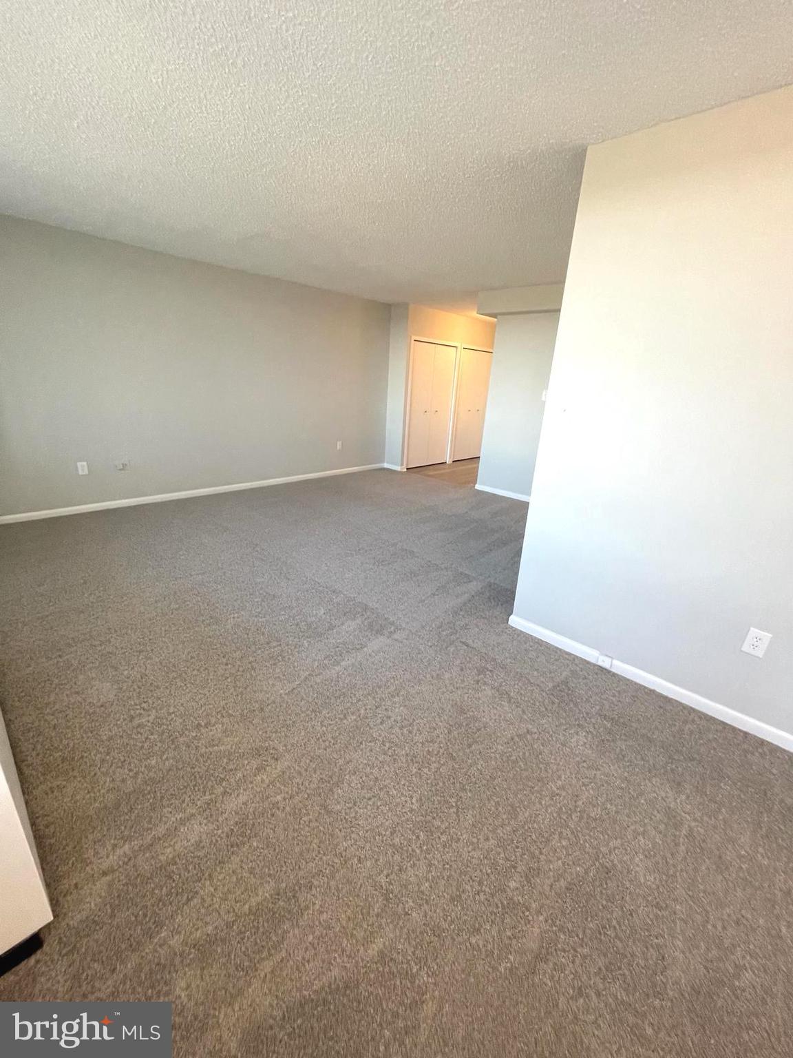 SKYLINE PLAZA - Residential