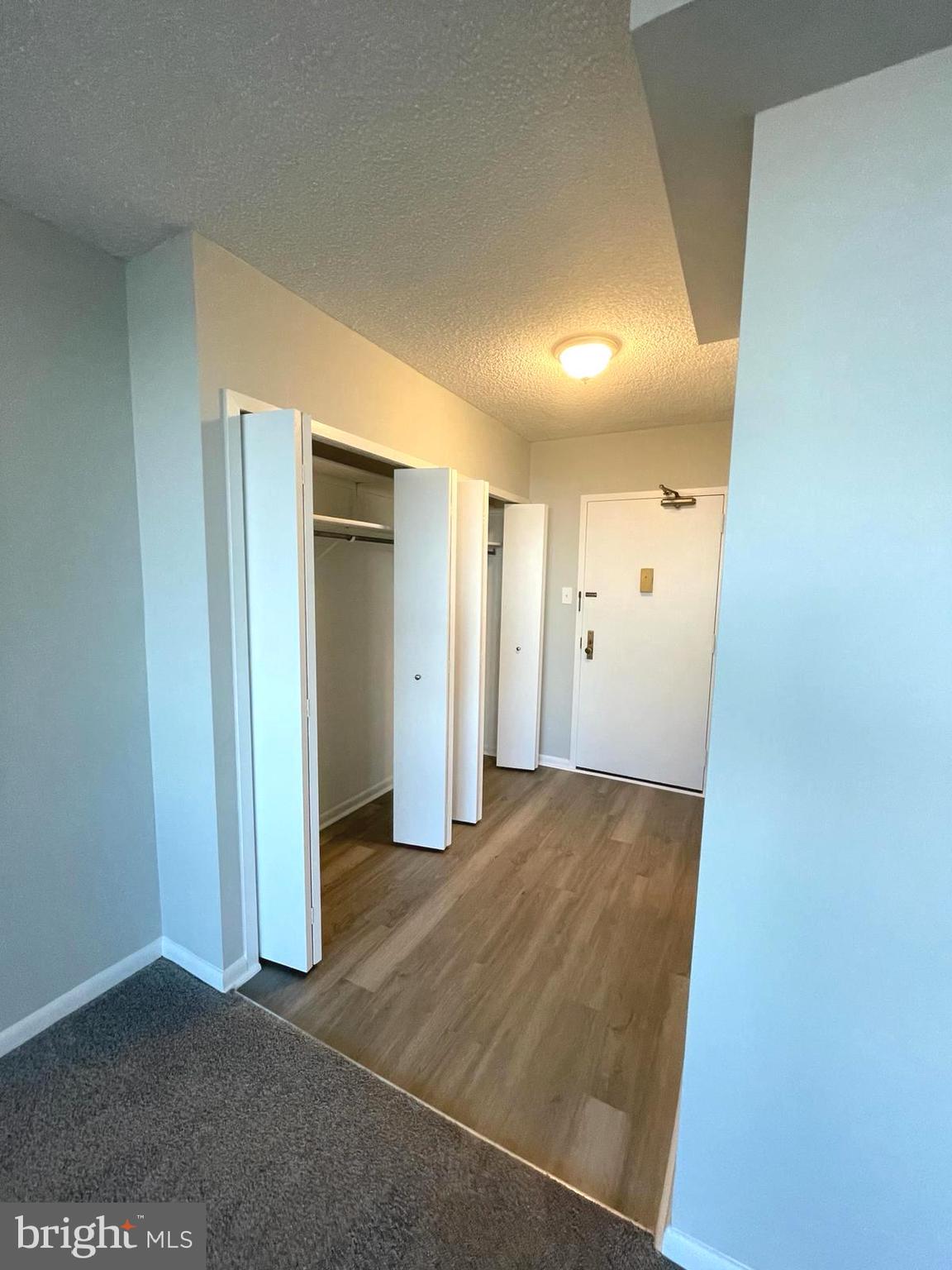 SKYLINE PLAZA - Residential