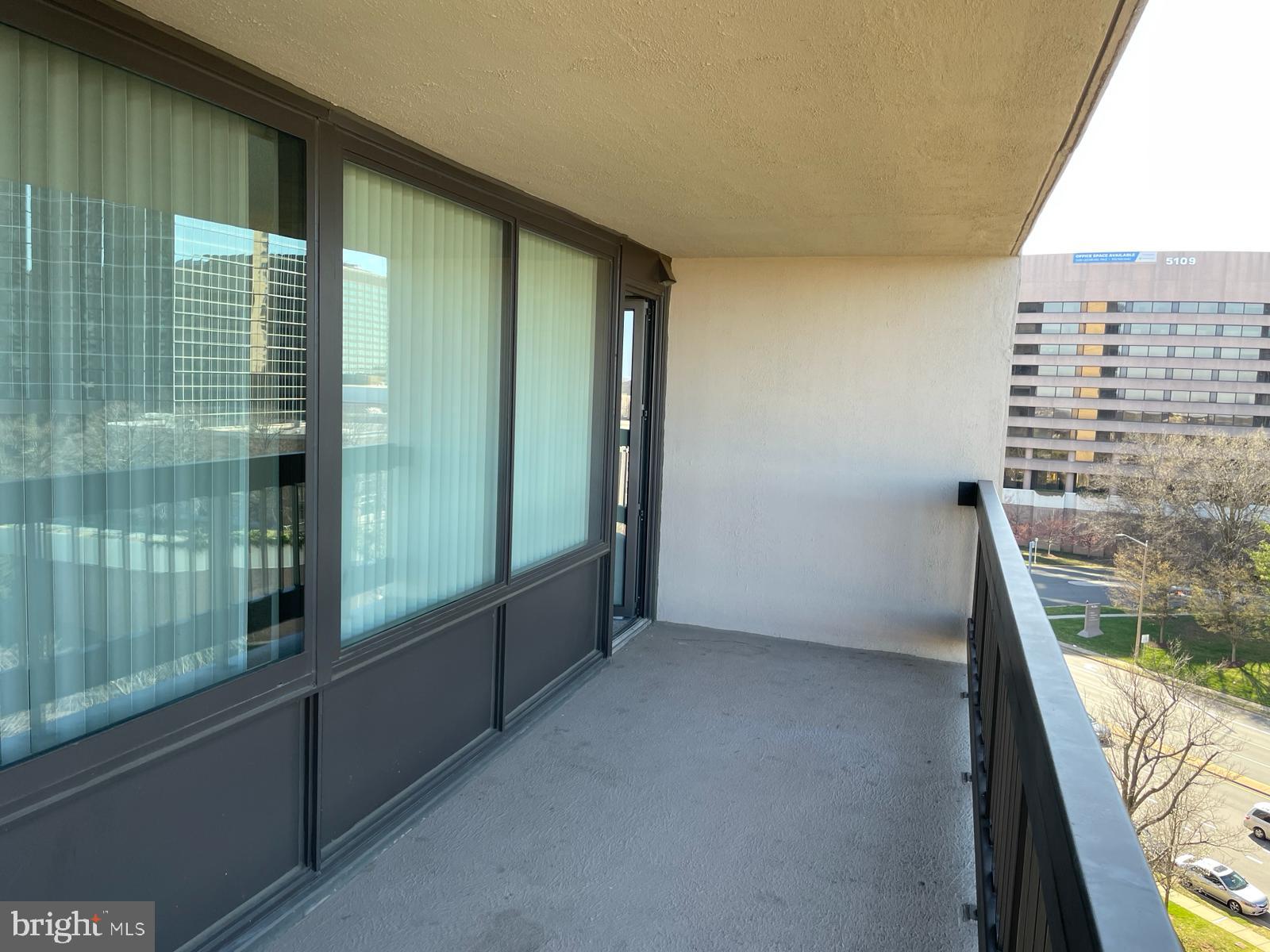 SKYLINE PLAZA - Residential