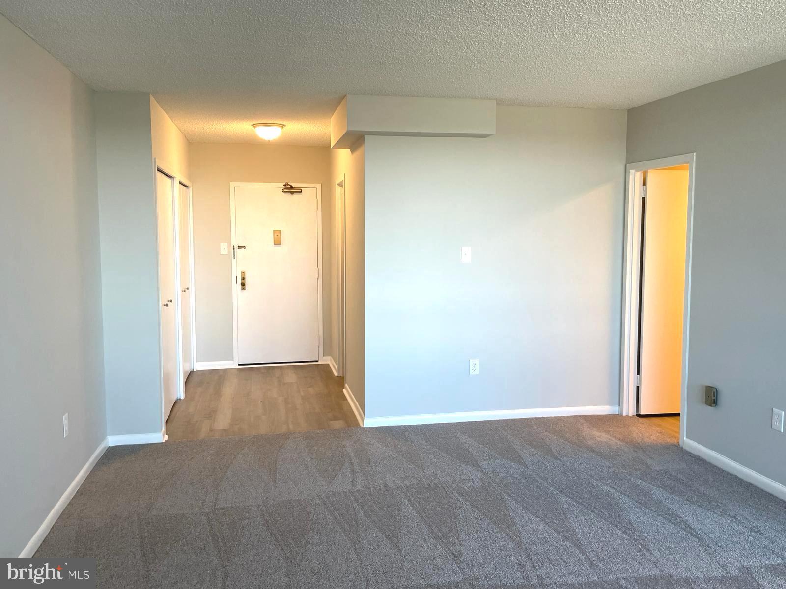 SKYLINE PLAZA - Residential