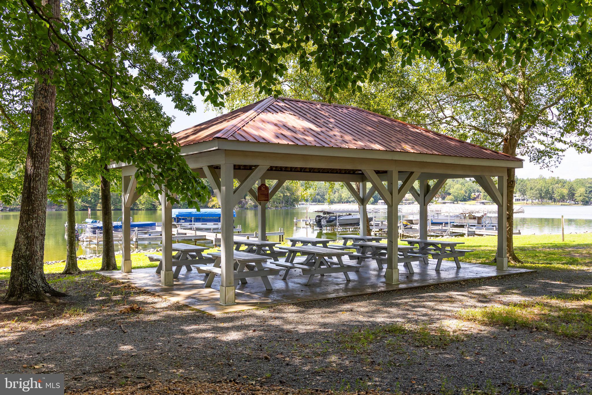 CUCKOOS NEST - Residential