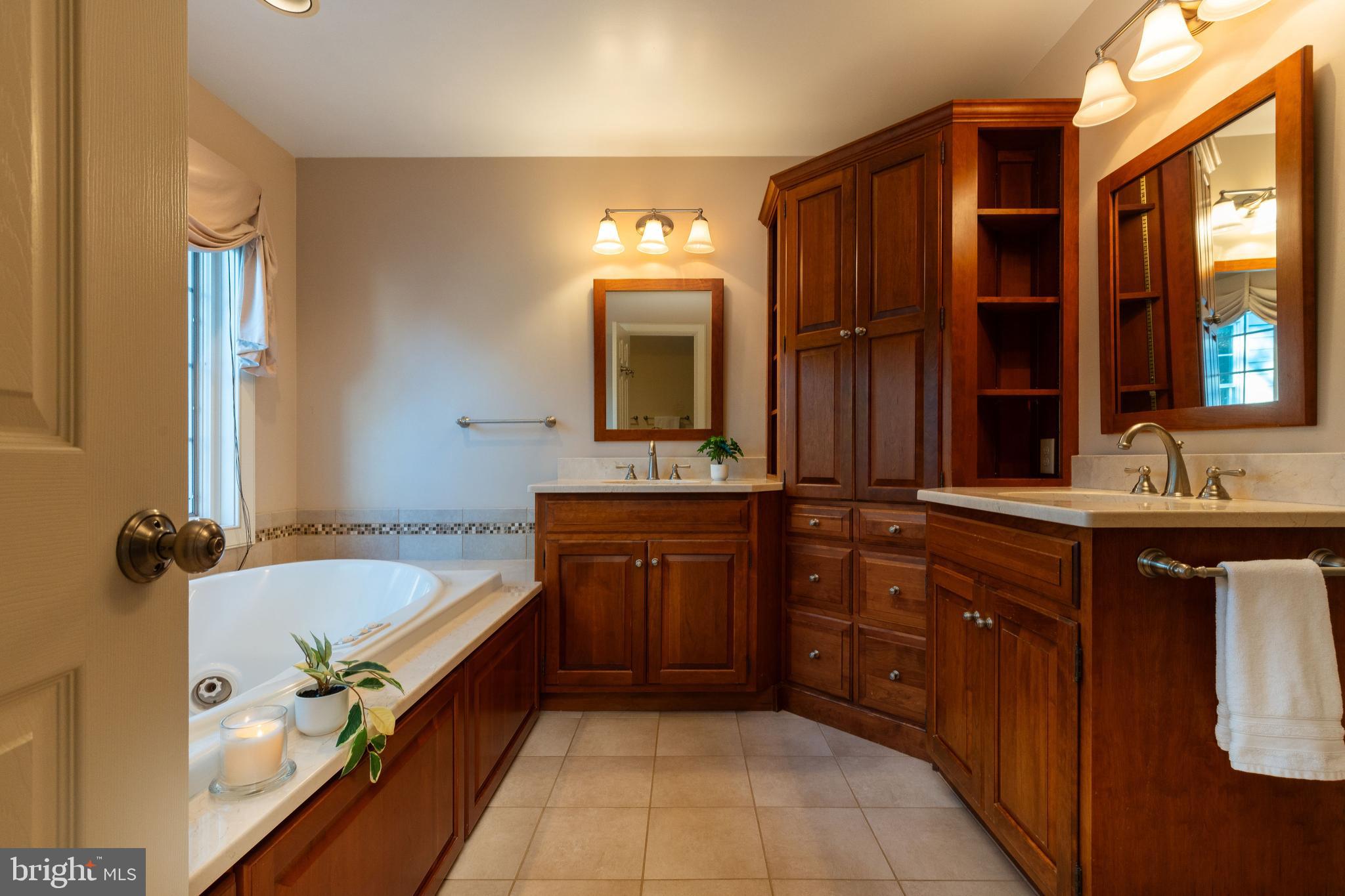 MEADOWVIEW FARMS - Residential