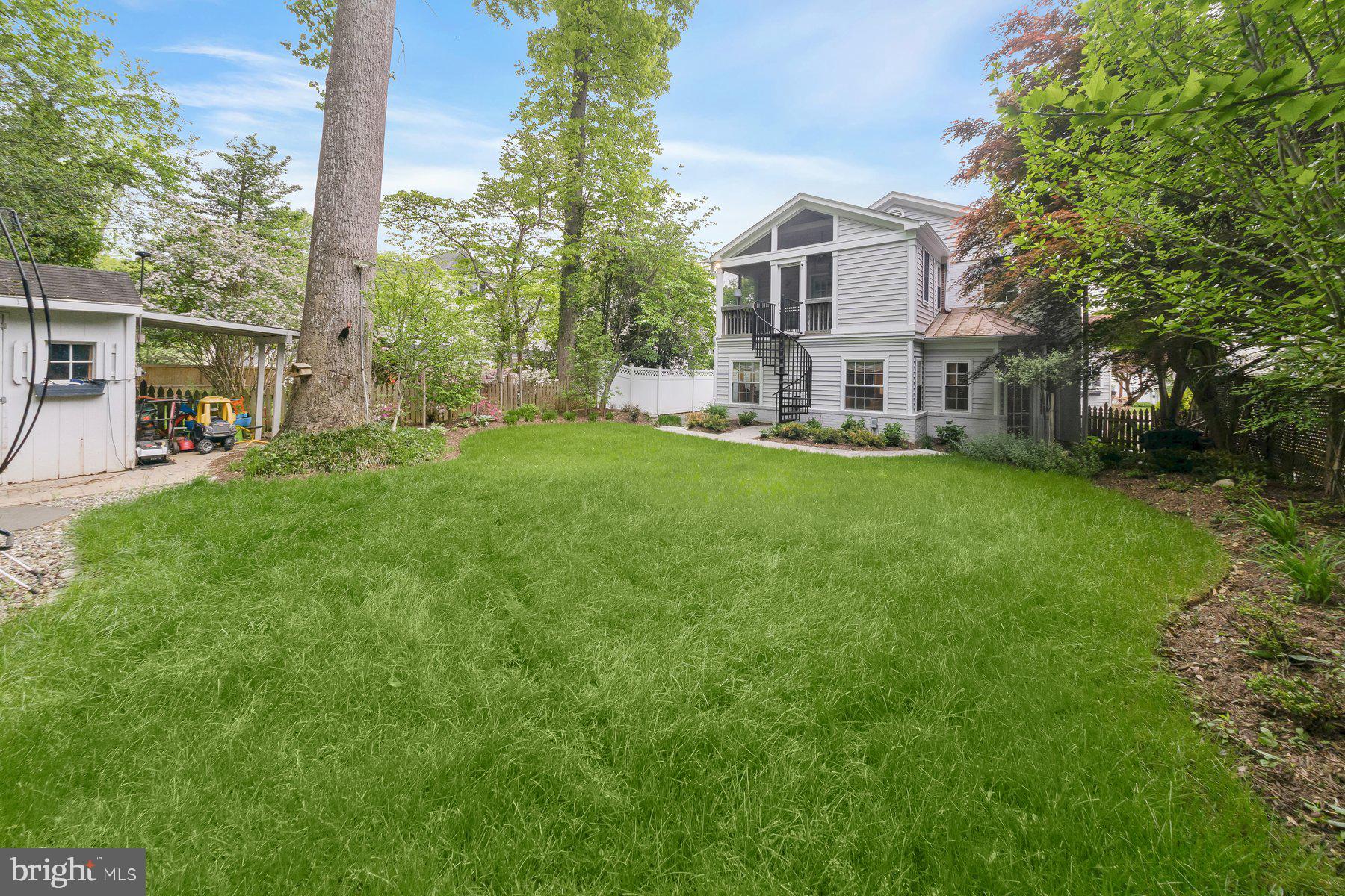 GREENWICH FOREST - Residential