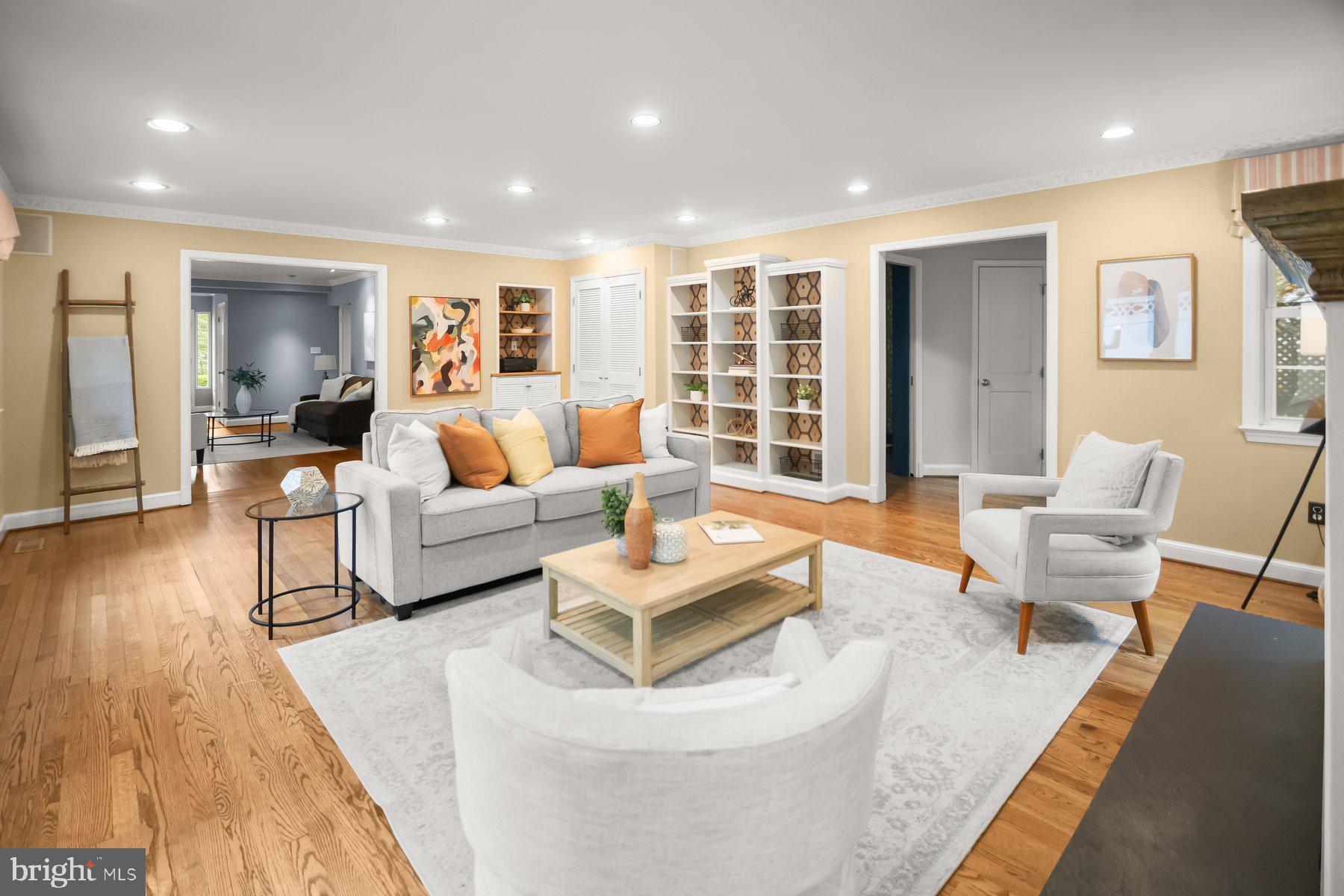 GREENWICH FOREST - Residential