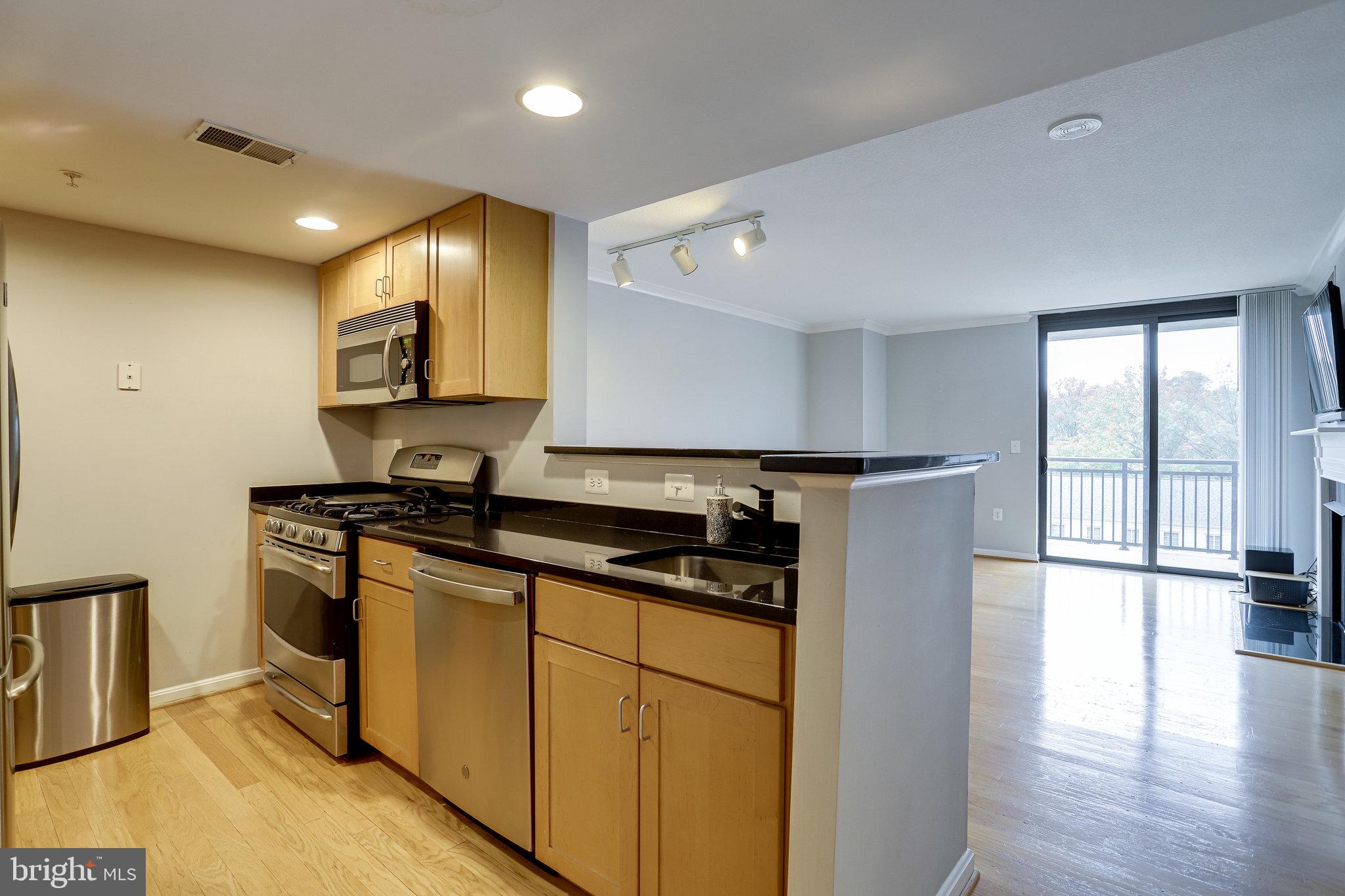 COURTHOUSE - Residential Lease