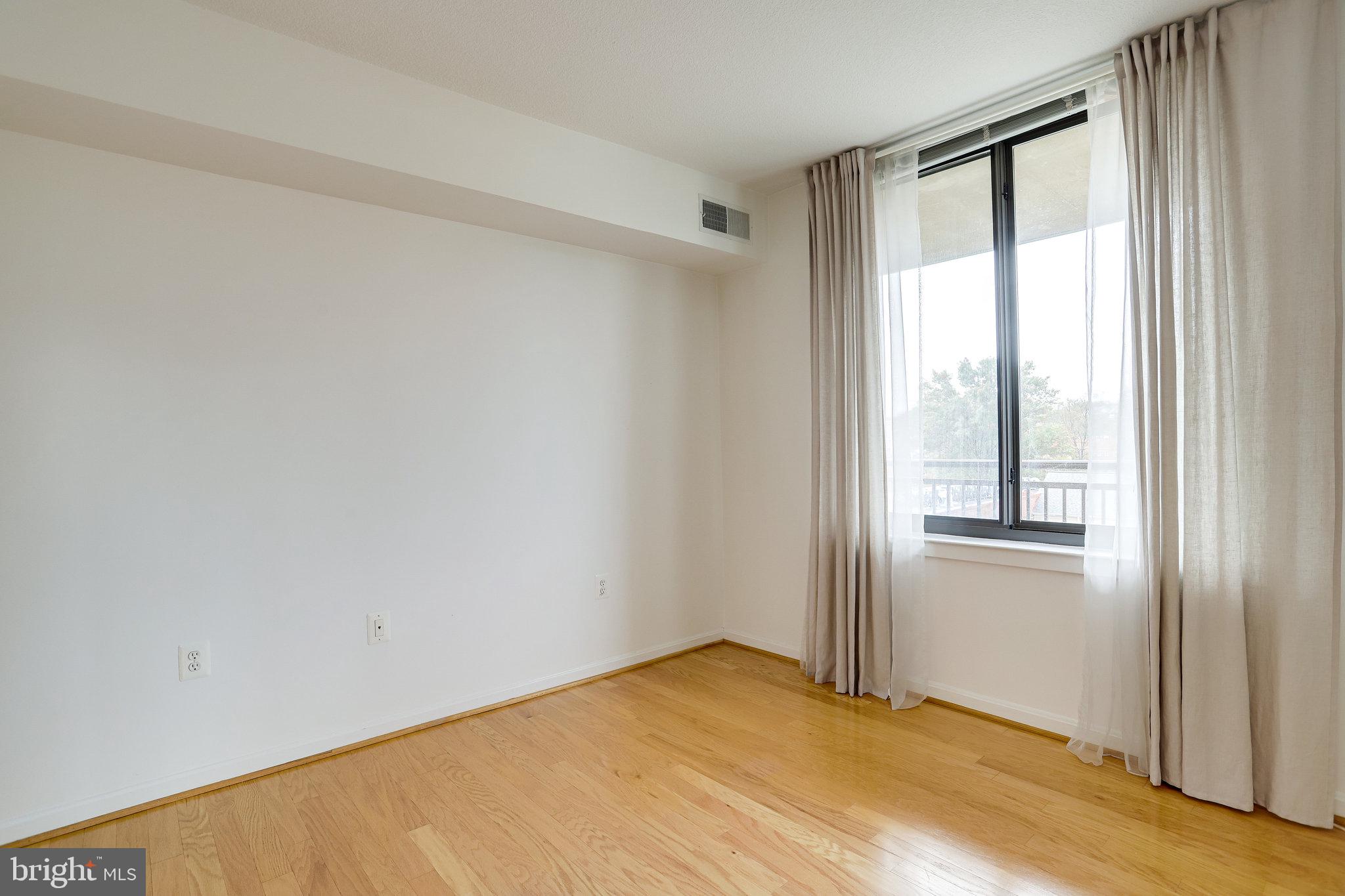 COURTHOUSE - Residential Lease