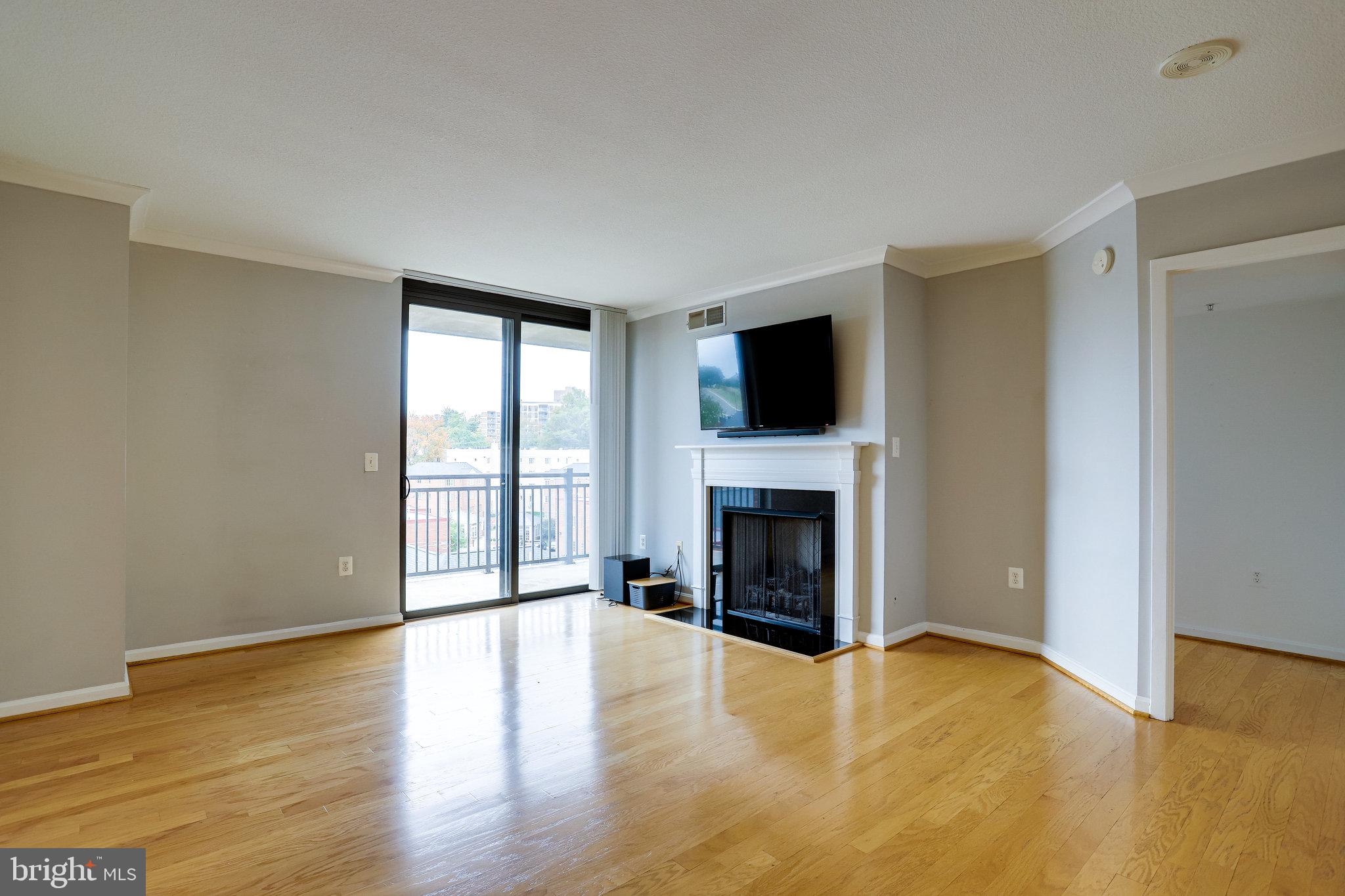 COURTHOUSE - Residential Lease