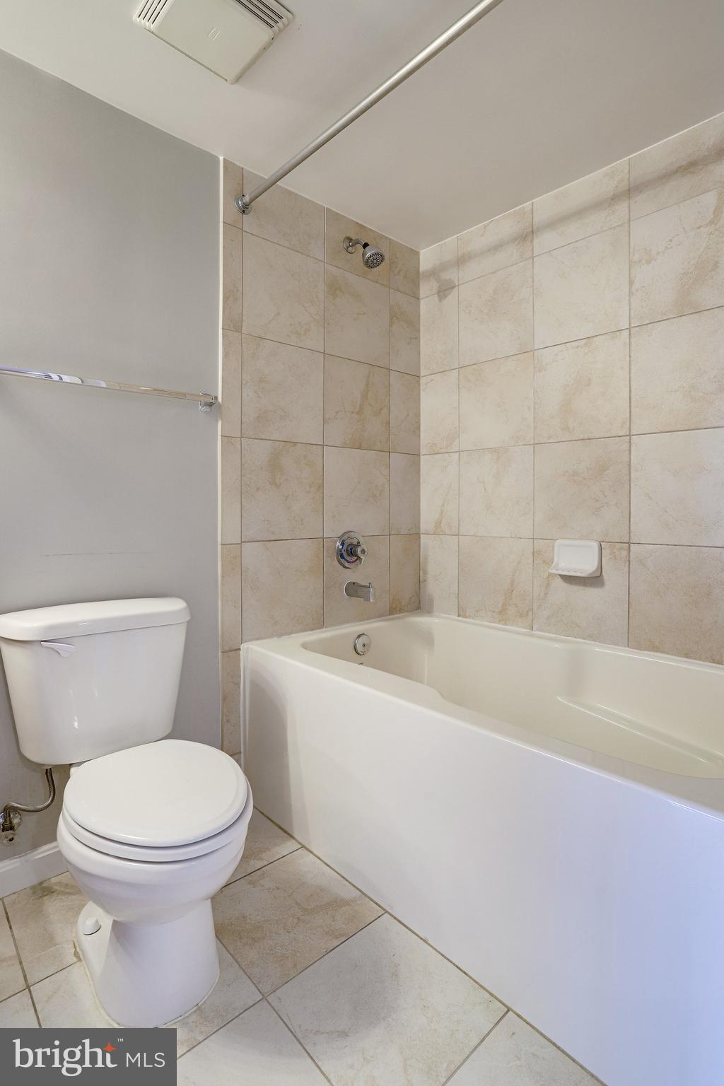 COURTHOUSE - Residential Lease