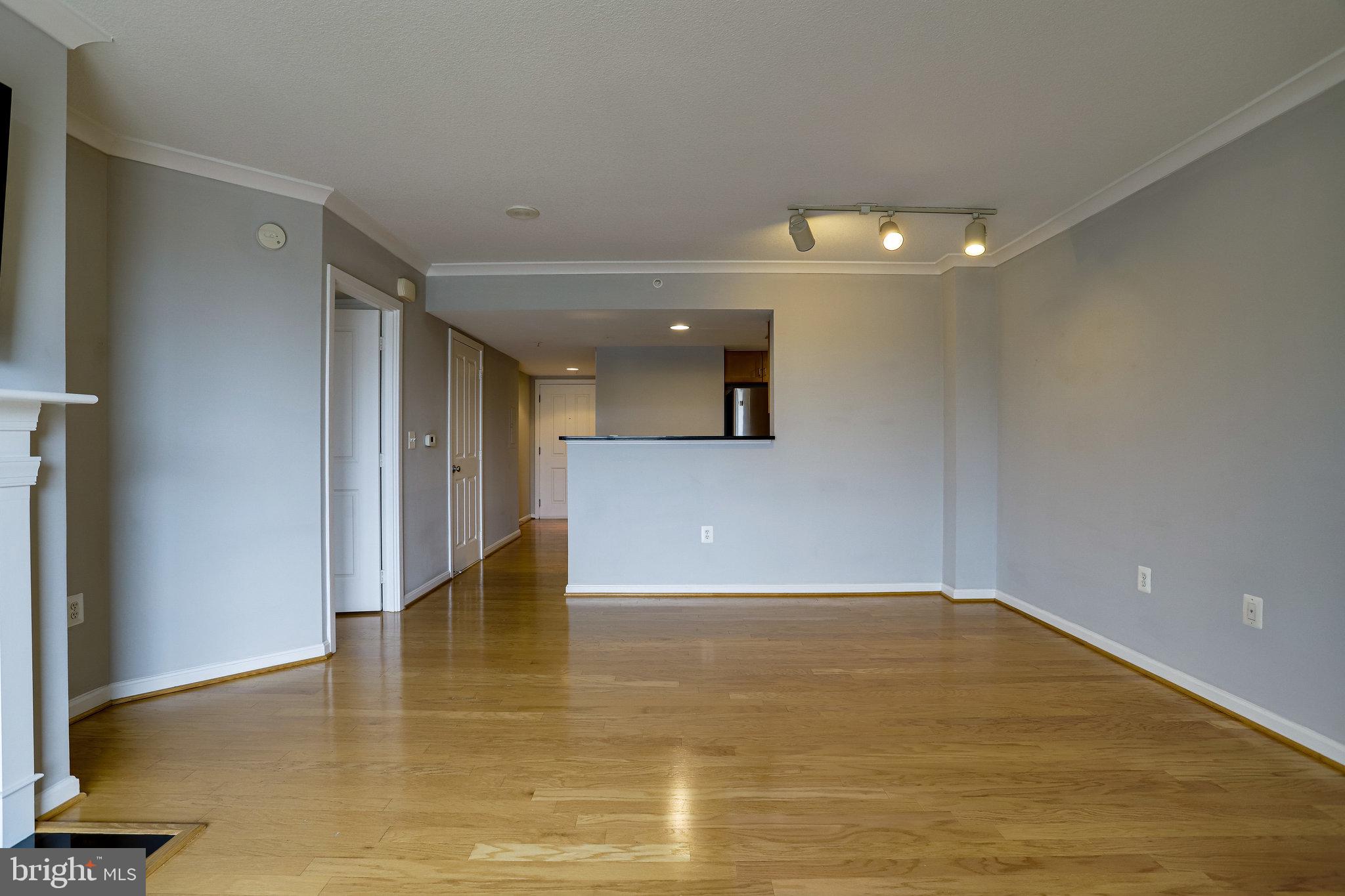 COURTHOUSE - Residential Lease