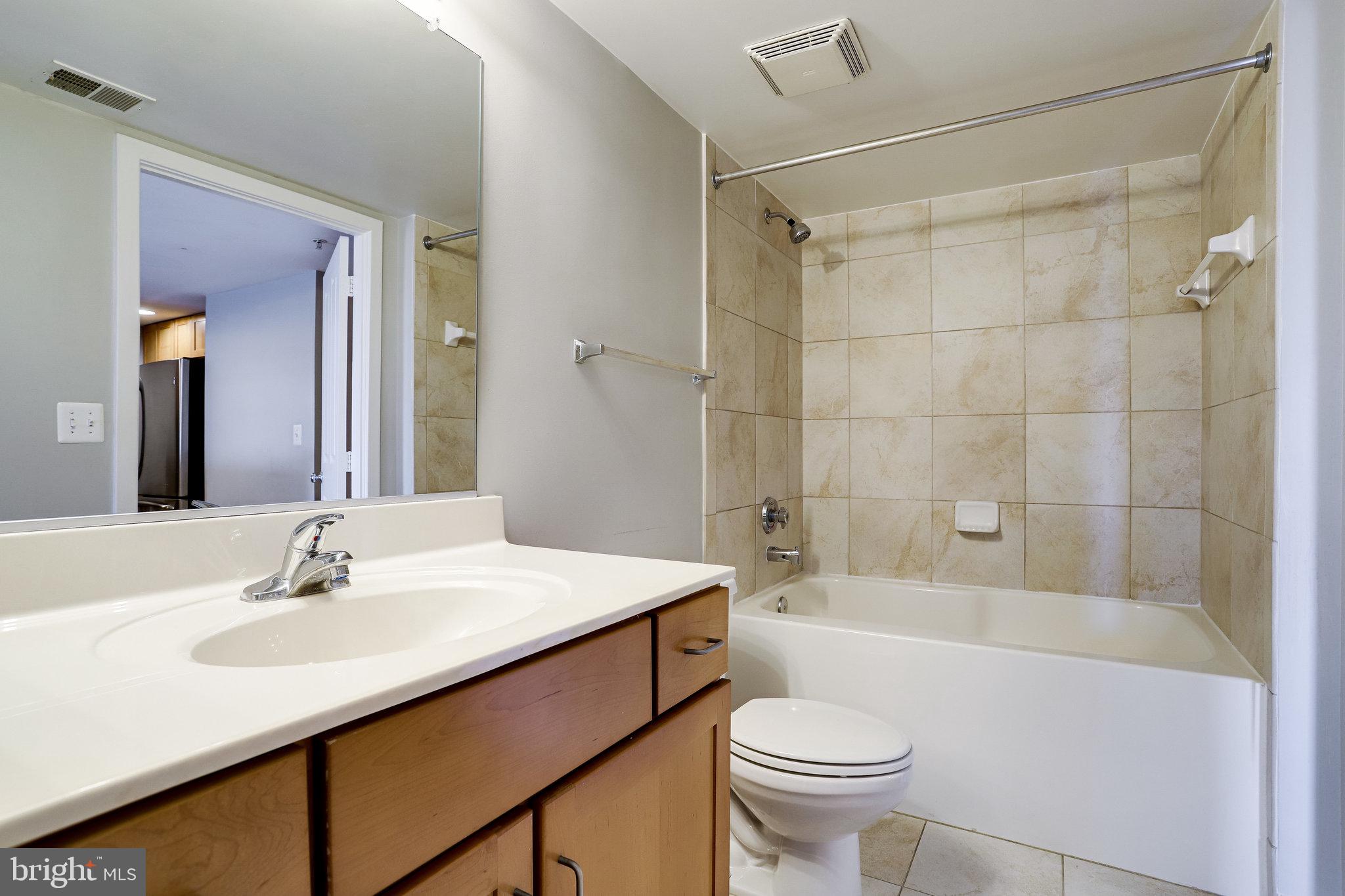 COURTHOUSE - Residential Lease