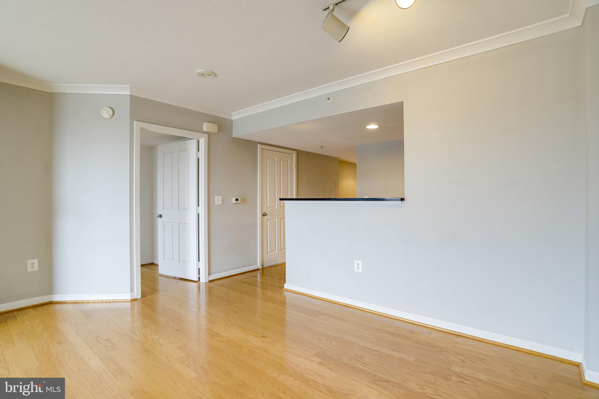 COURTHOUSE - Residential Lease