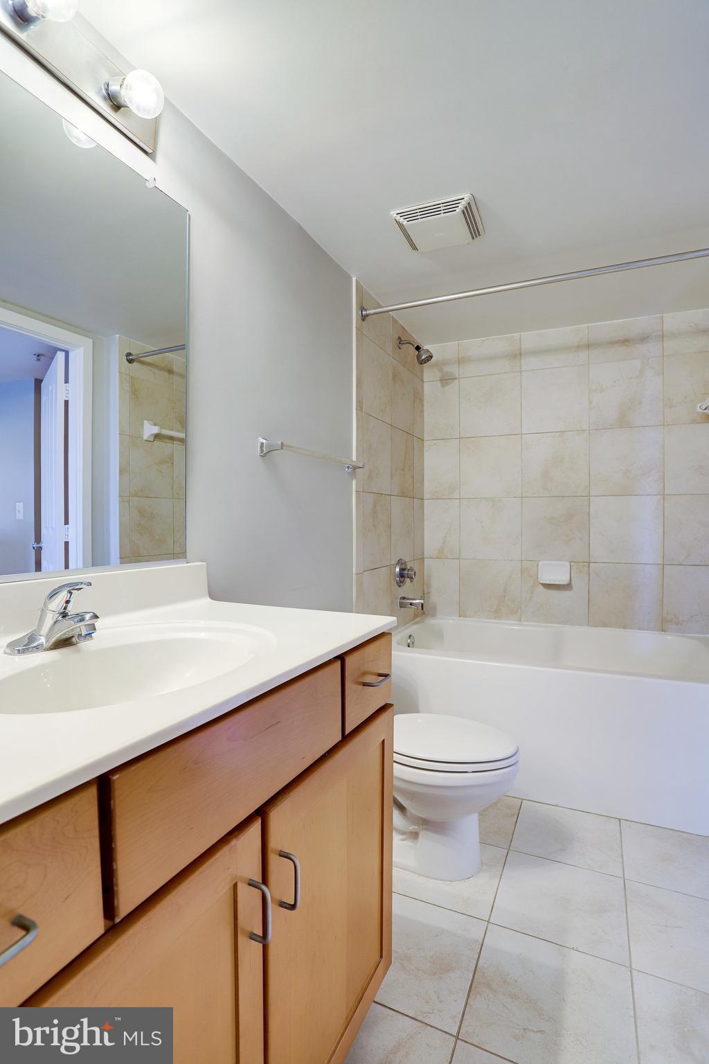 COURTHOUSE - Residential Lease