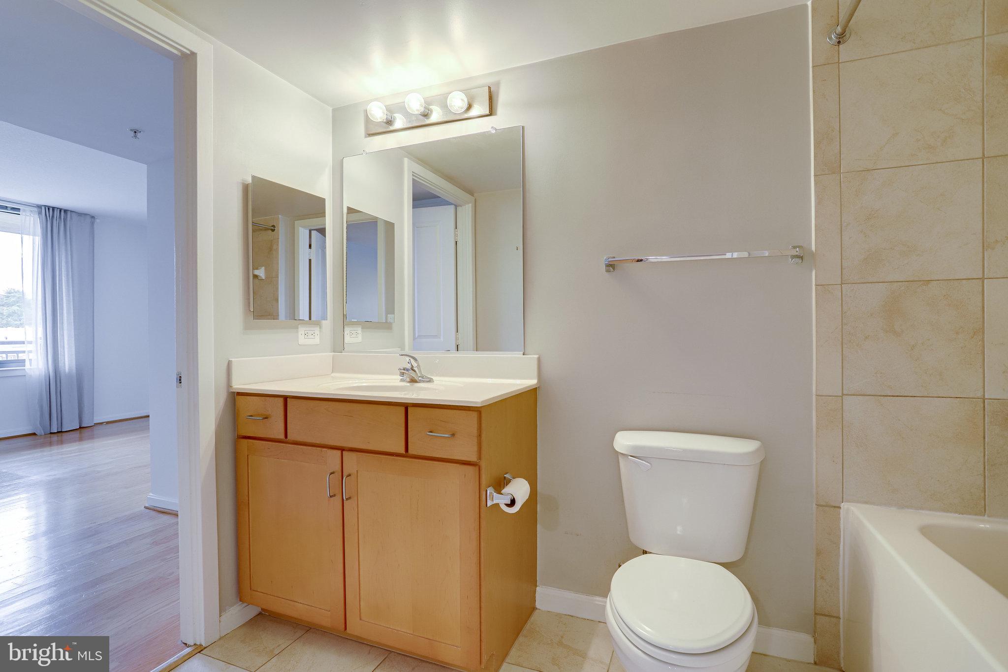 COURTHOUSE - Residential Lease