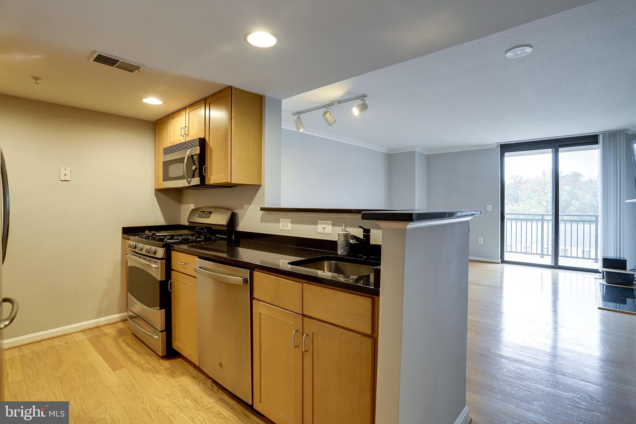 2220 FAIRFAX DRIVE 601