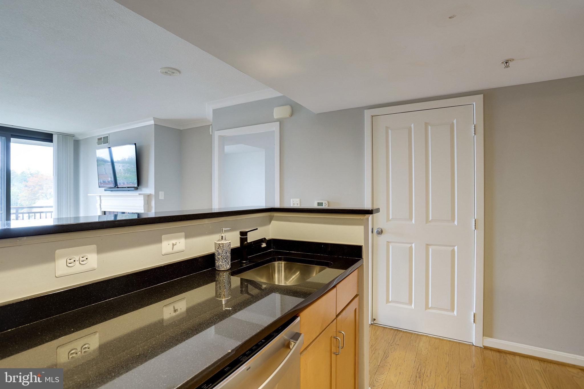 COURTHOUSE - Residential Lease