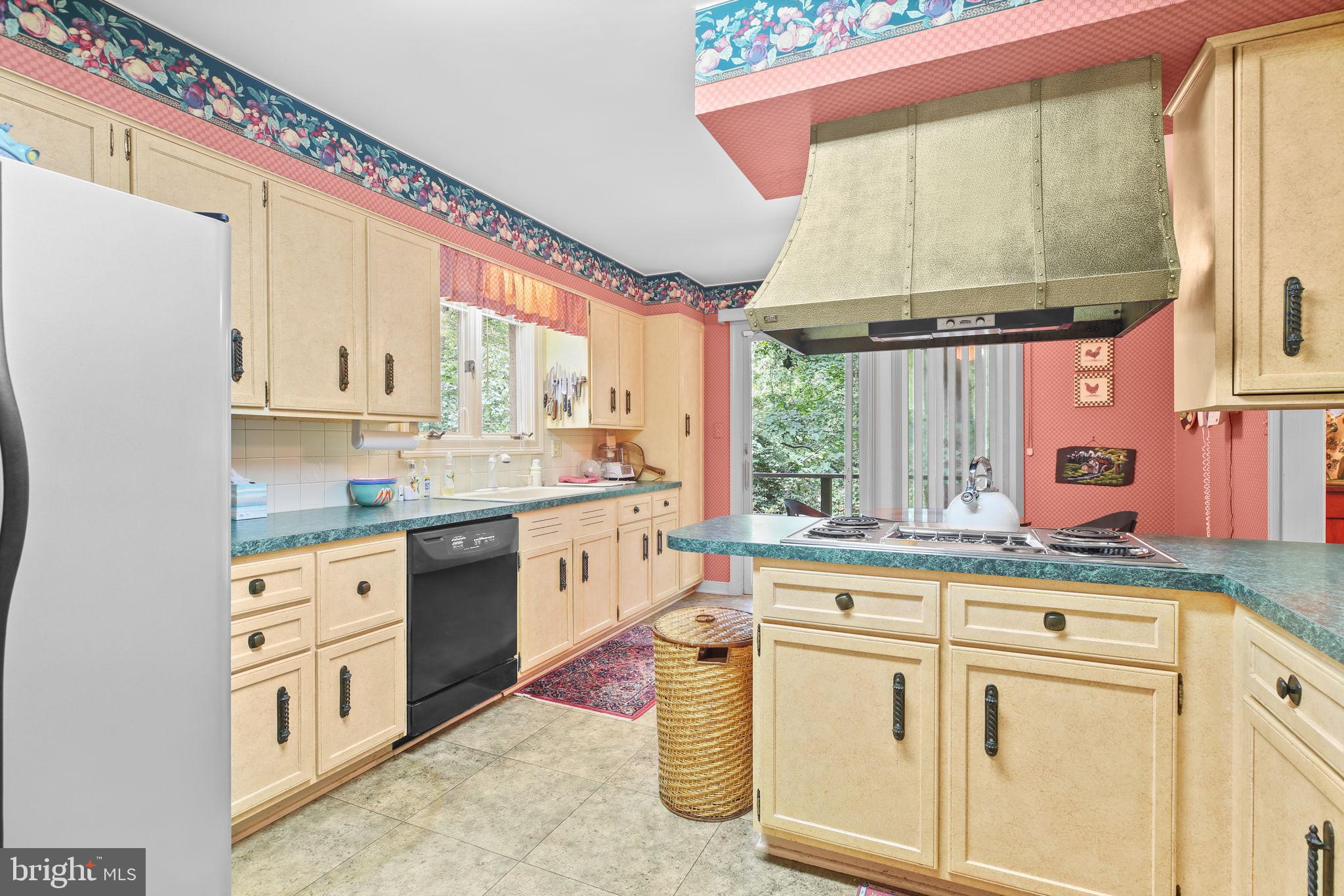 TWIN LAKES - Residential