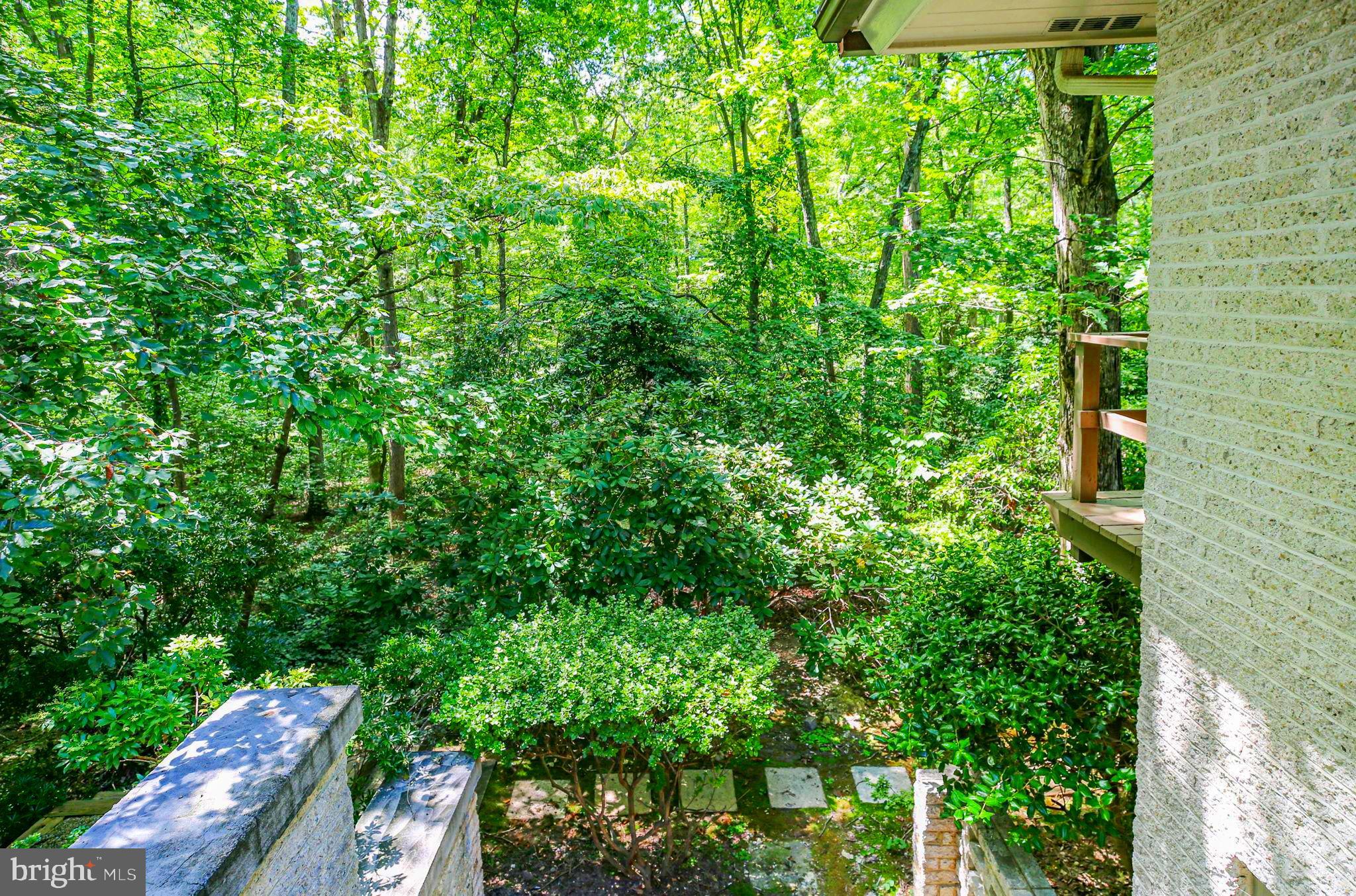 TWIN LAKES - Residential