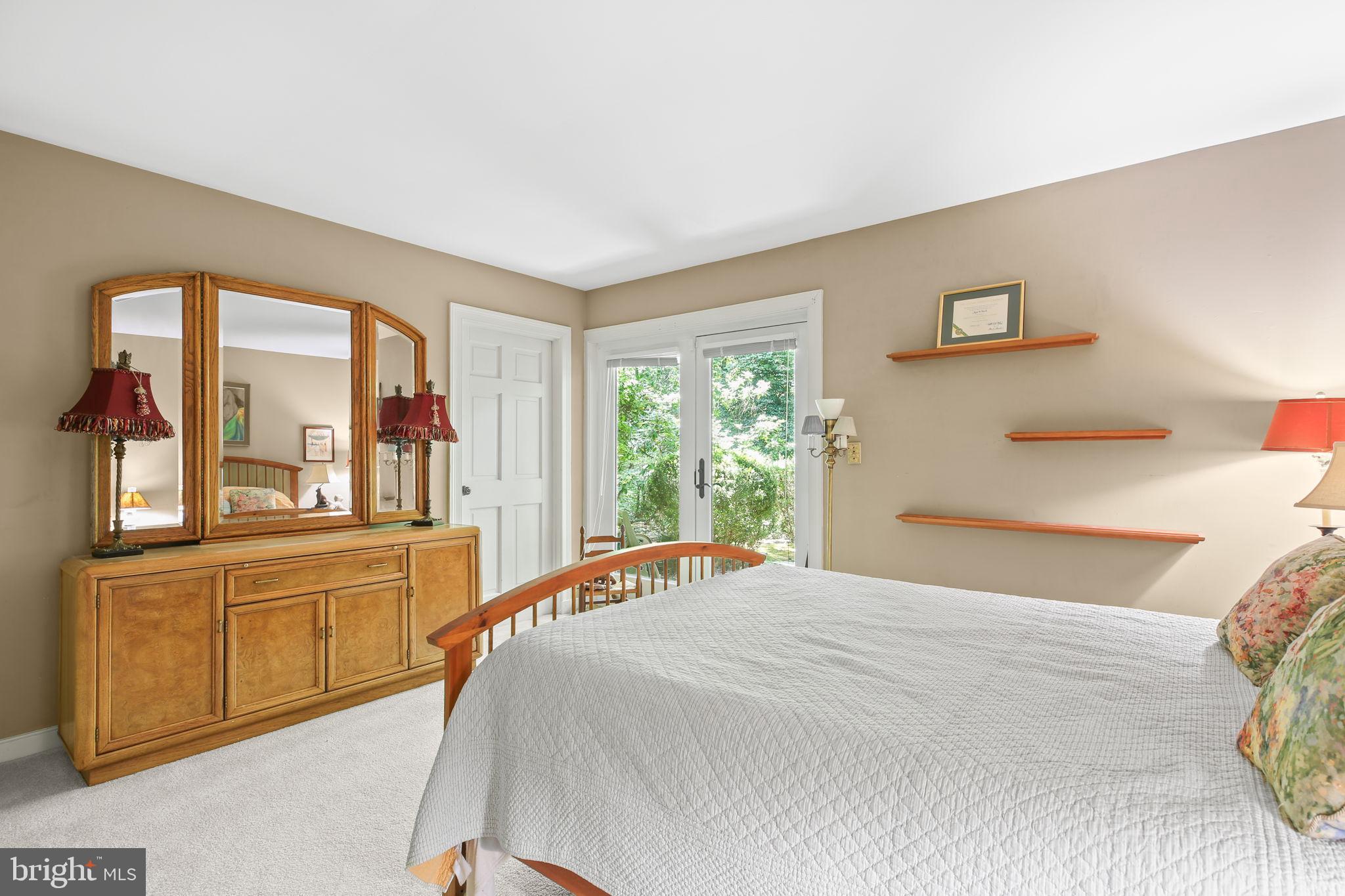 TWIN LAKES - Residential