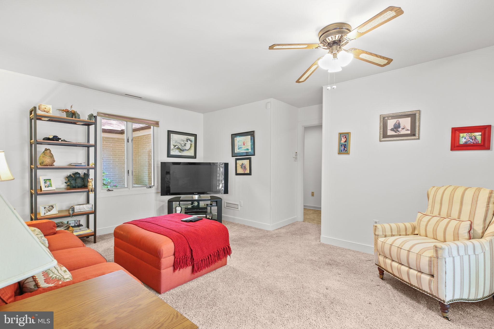 TWIN LAKES - Residential