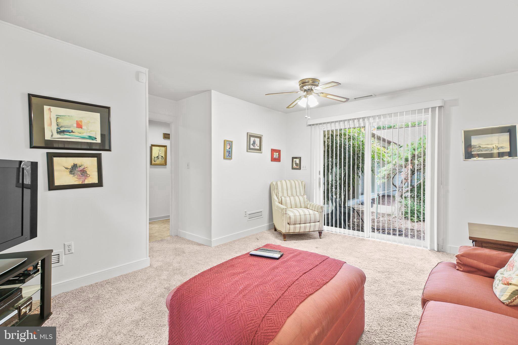 TWIN LAKES - Residential