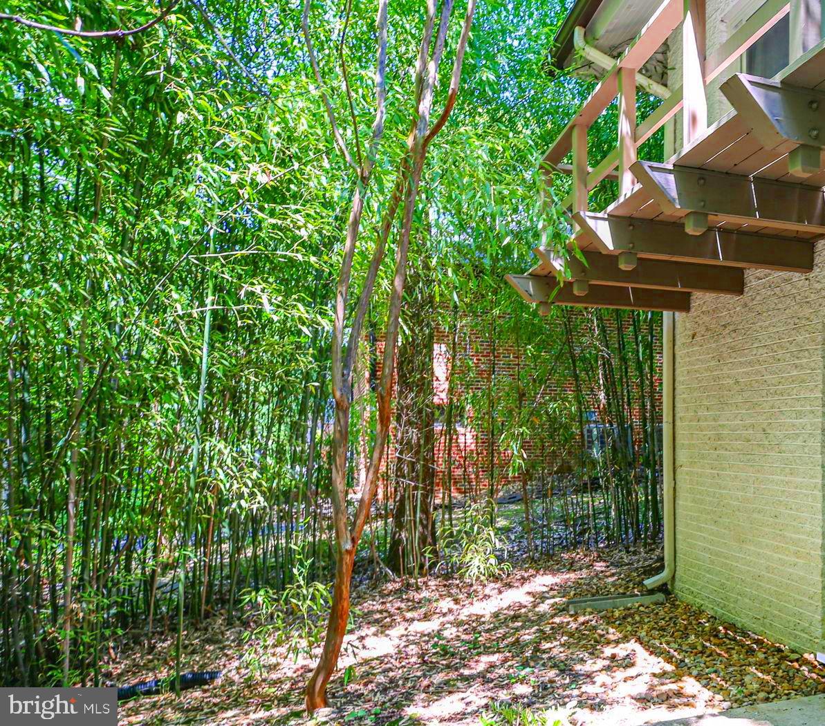 TWIN LAKES - Residential