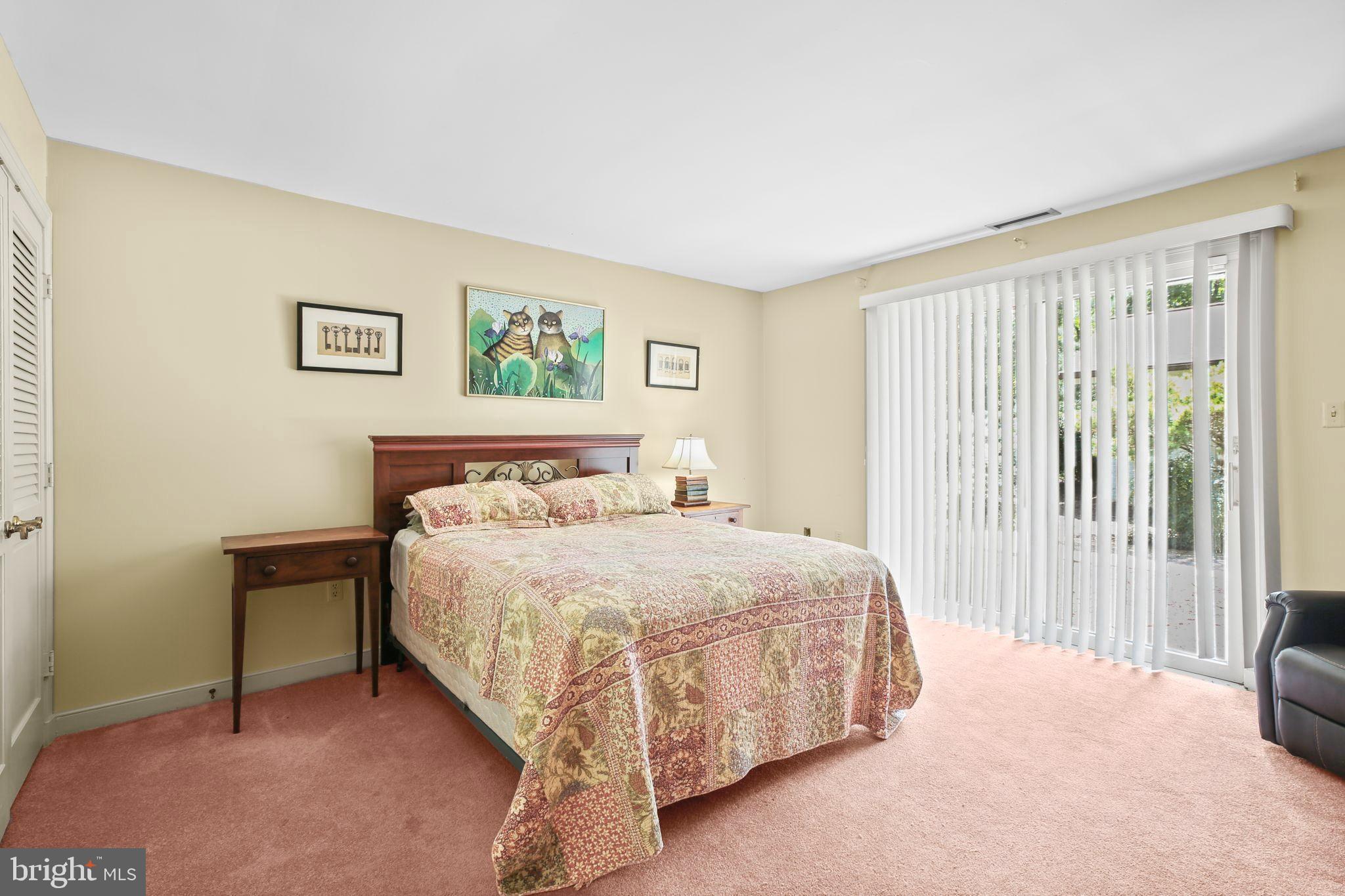 TWIN LAKES - Residential