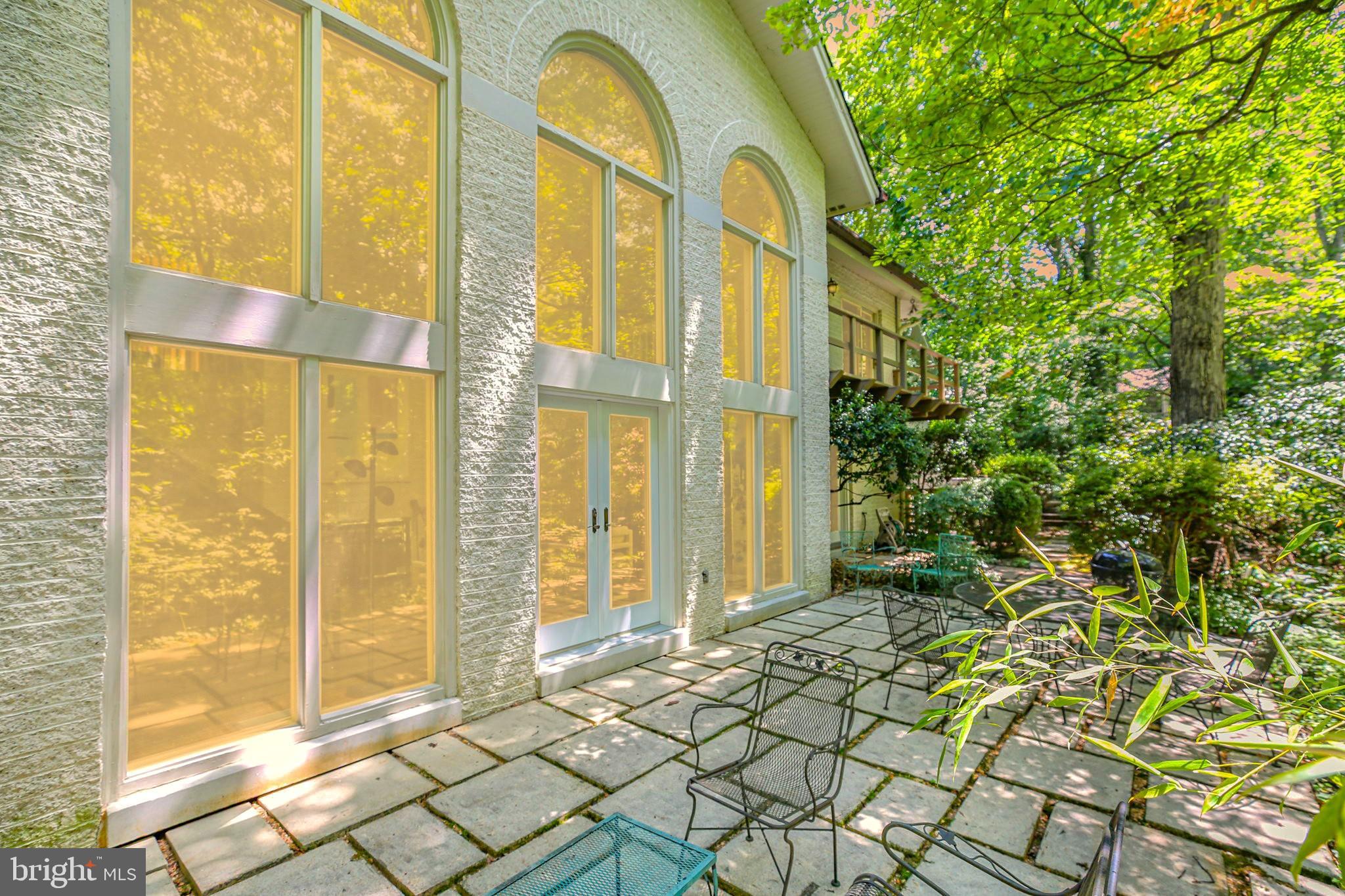 TWIN LAKES - Residential