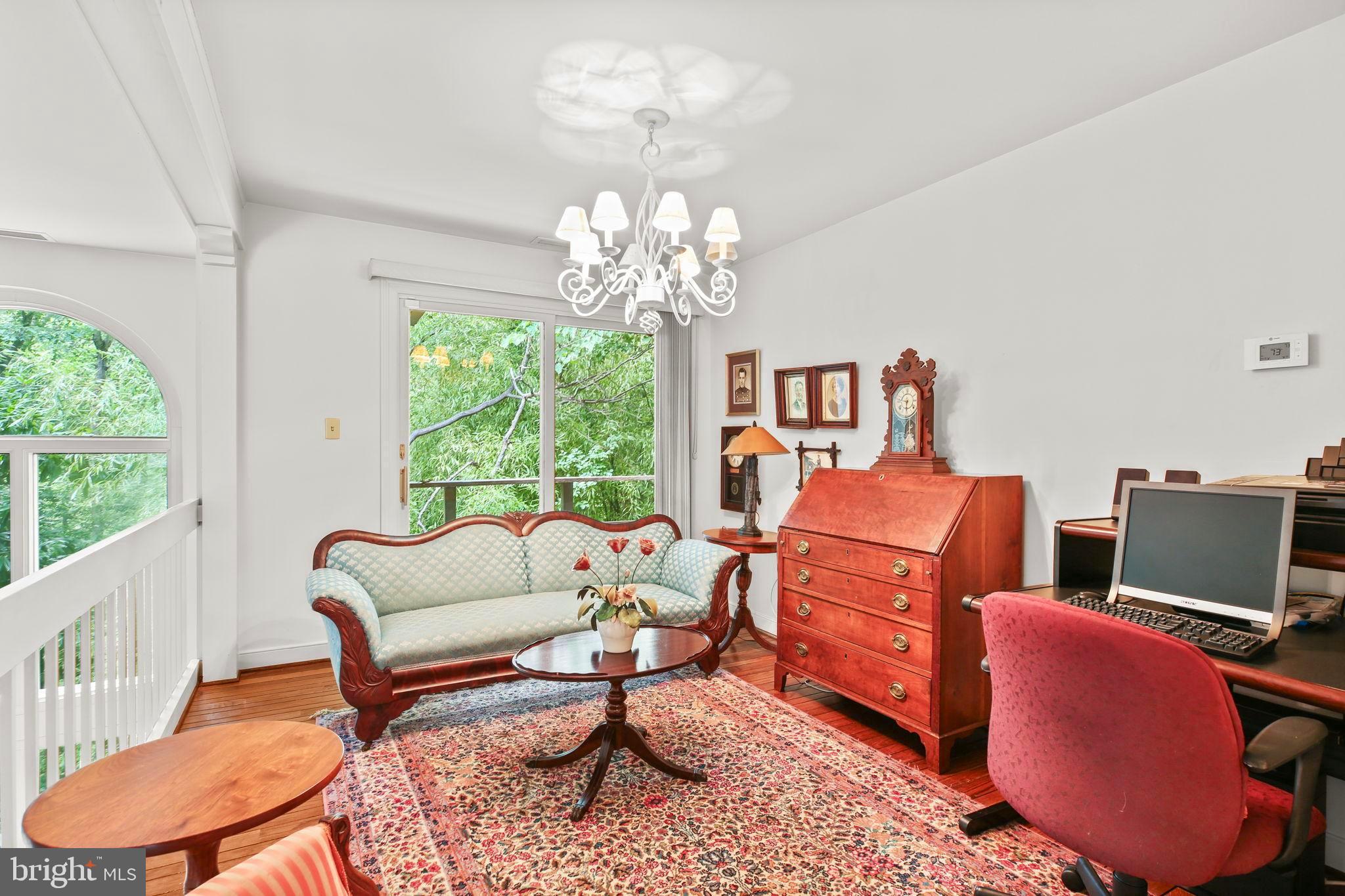 TWIN LAKES - Residential