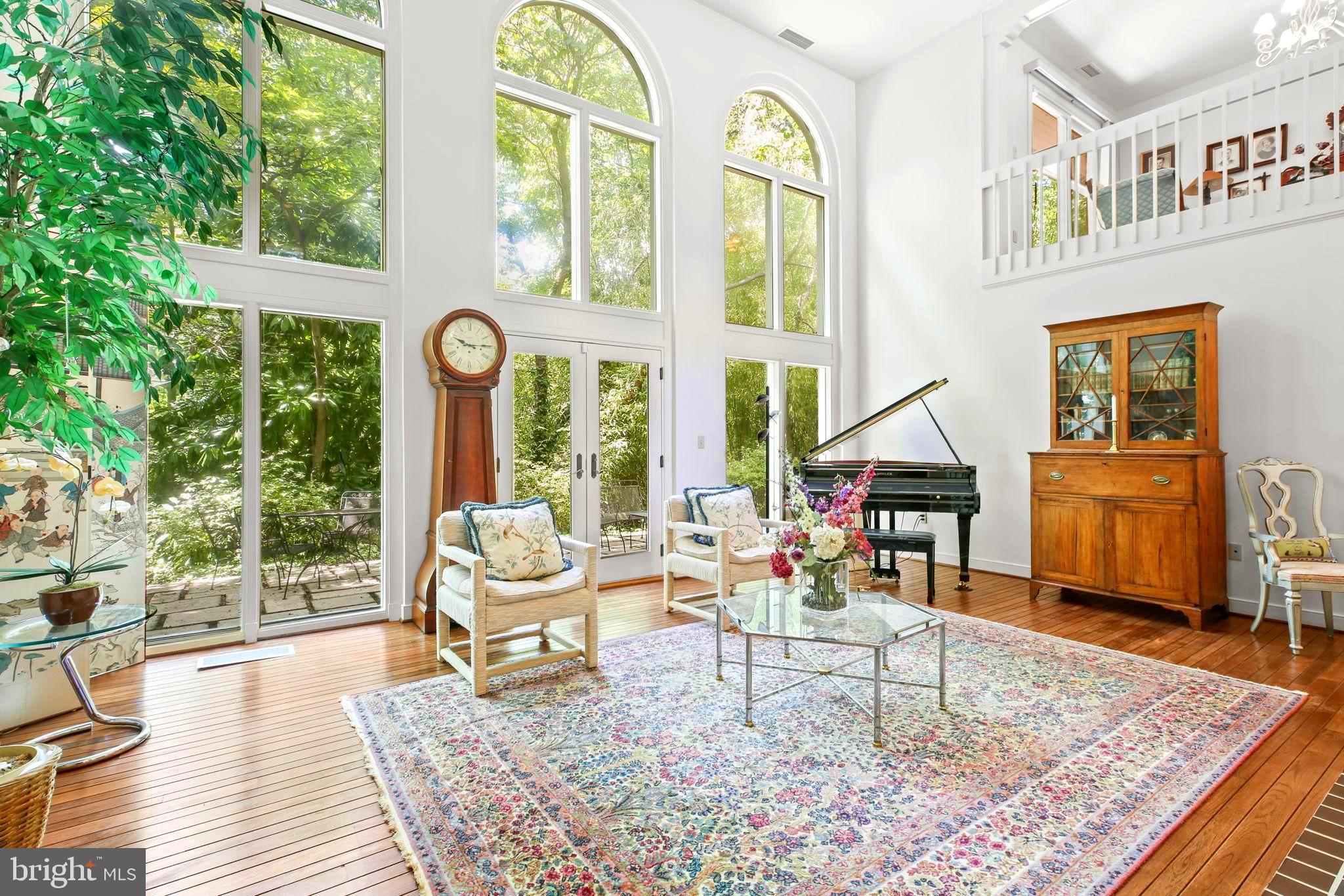 TWIN LAKES - Residential