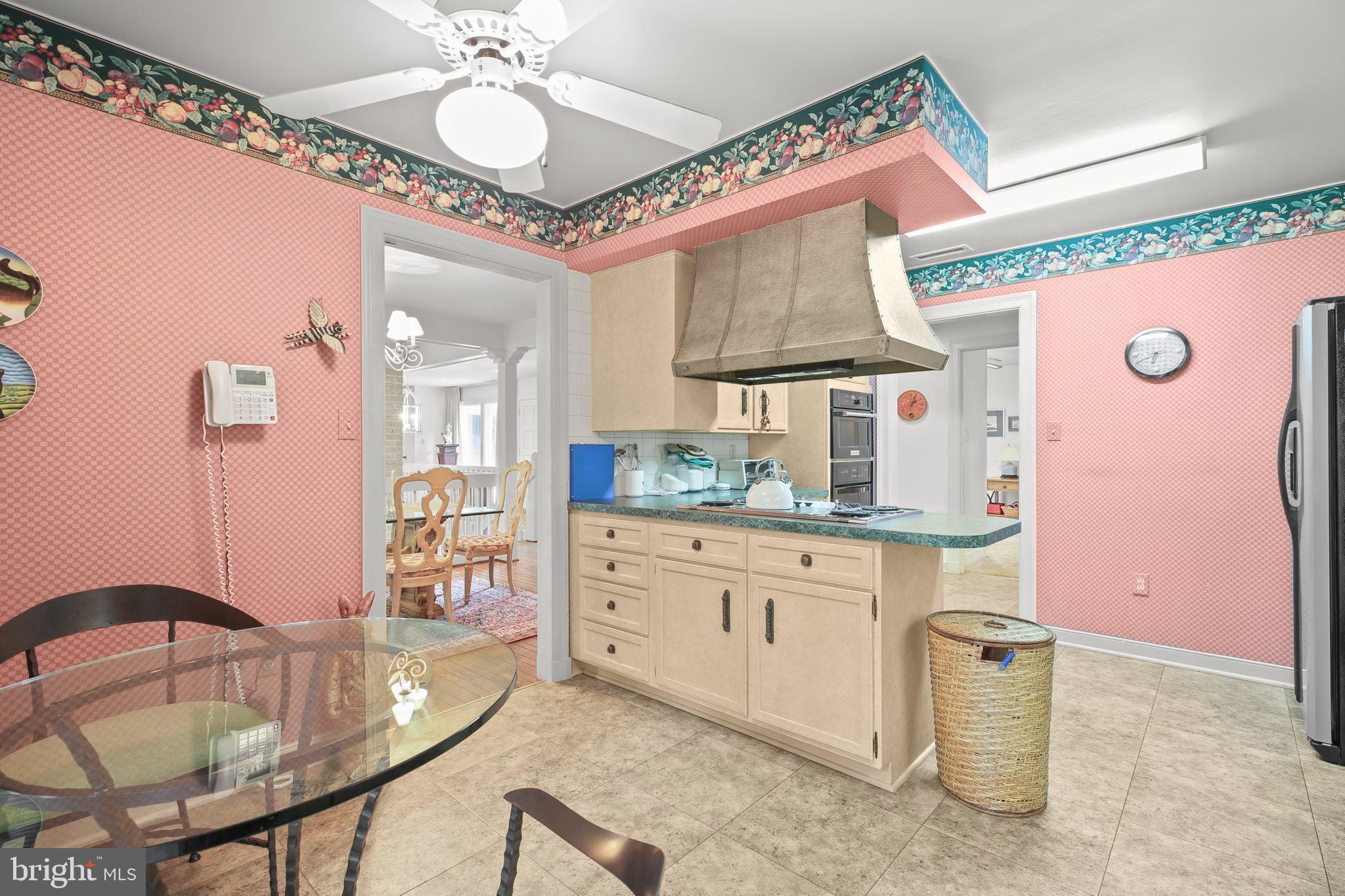 TWIN LAKES - Residential